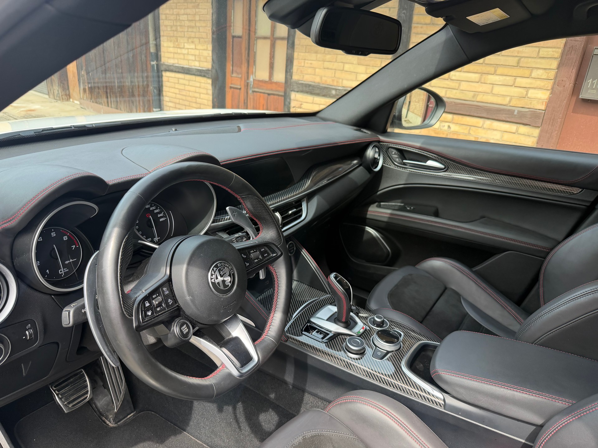 ALFA ROMEO Stelvio 2.0 Veloce Q4 Automatic-image-10