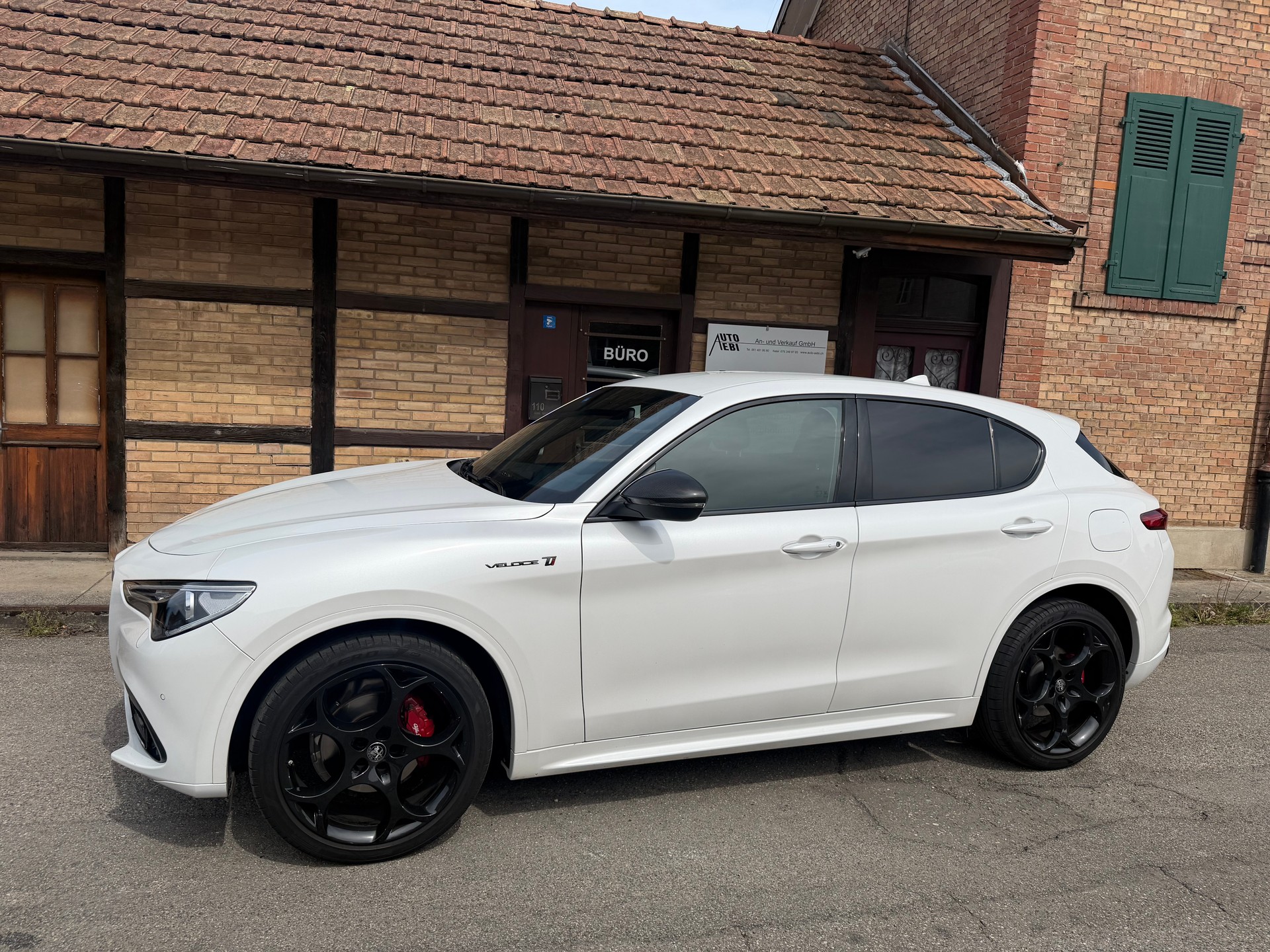ALFA ROMEO Stelvio 2.0 Veloce Q4 Automatic-image-2