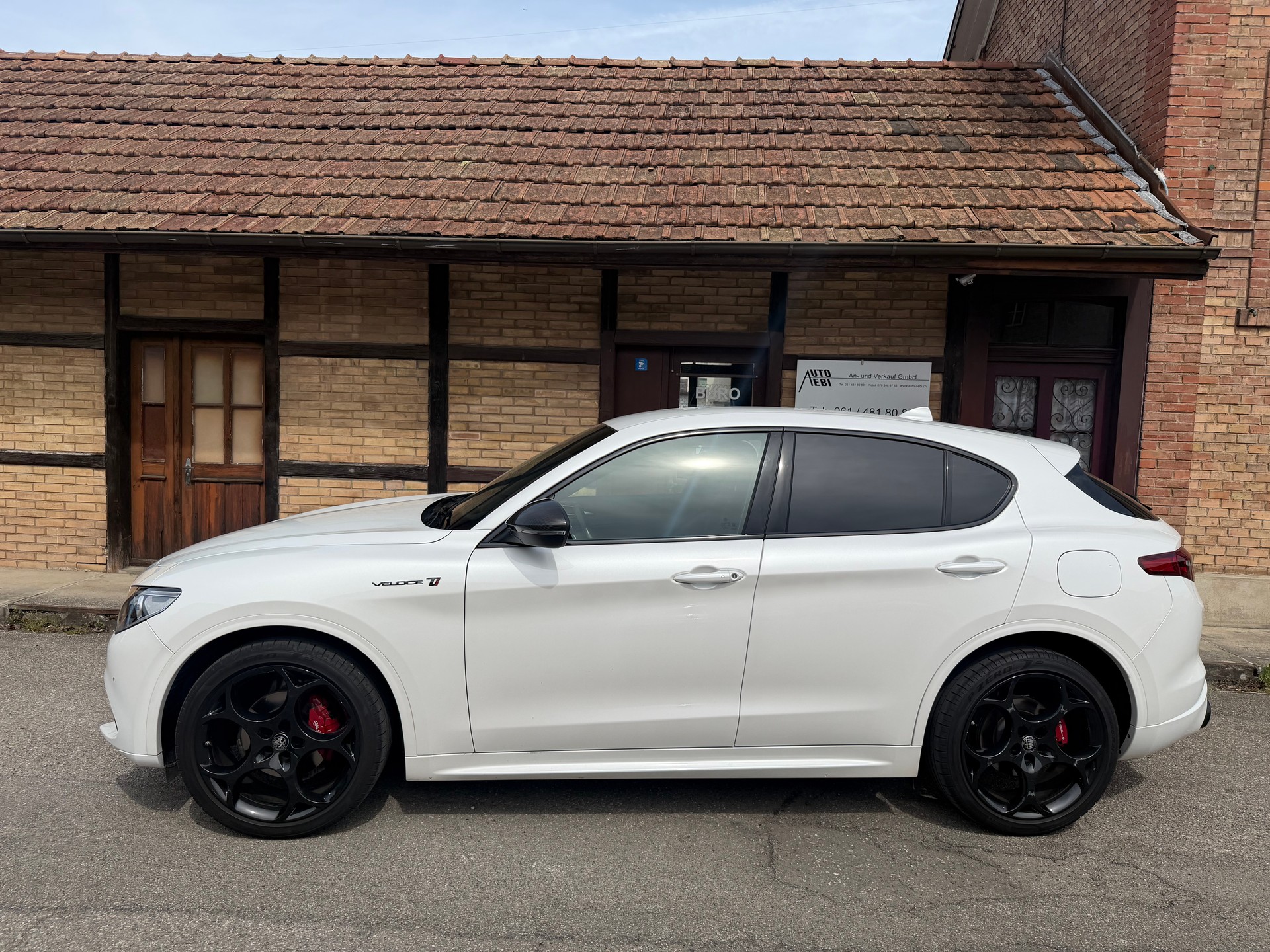 ALFA ROMEO Stelvio 2.0 Veloce Q4 Automatic-image-3