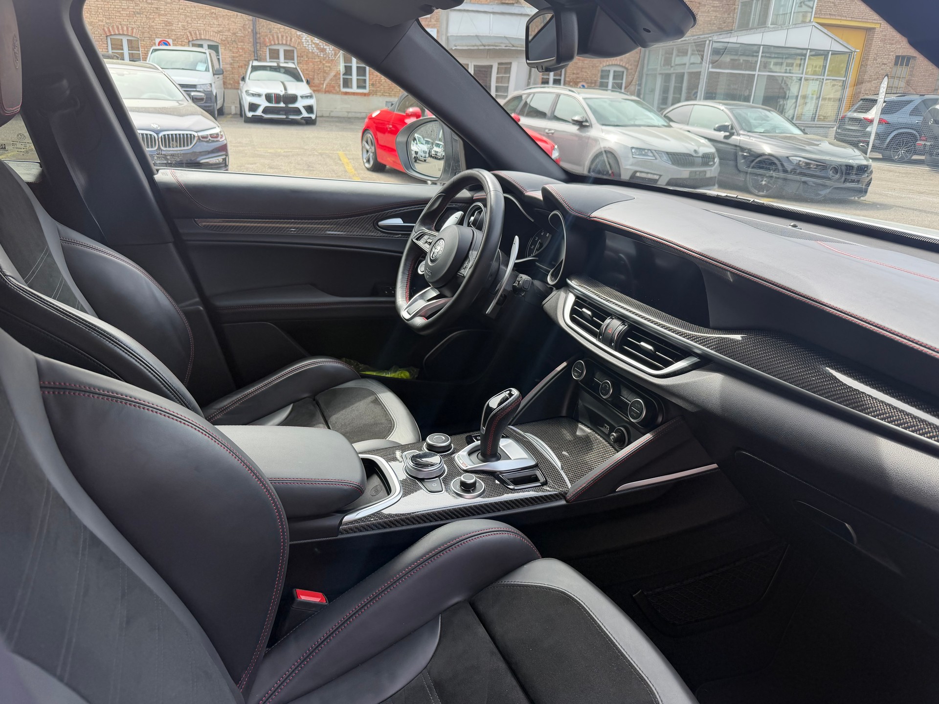 ALFA ROMEO Stelvio 2.0 Veloce Q4 Automatic-image-9