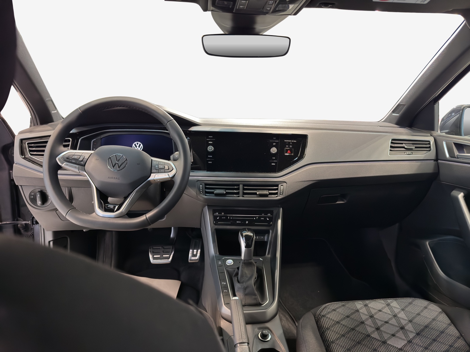 VW Polo R-Line-image-8