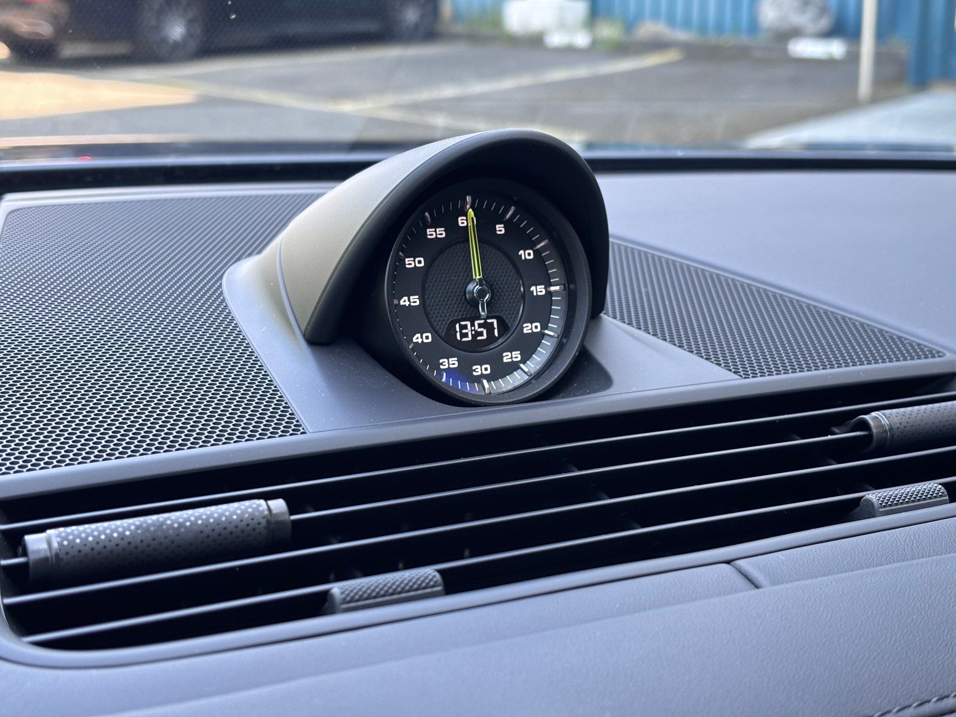 PORSCHE Panamera 4 E-Hybrid Sport Turismo Platinum Edition PDK-image-21