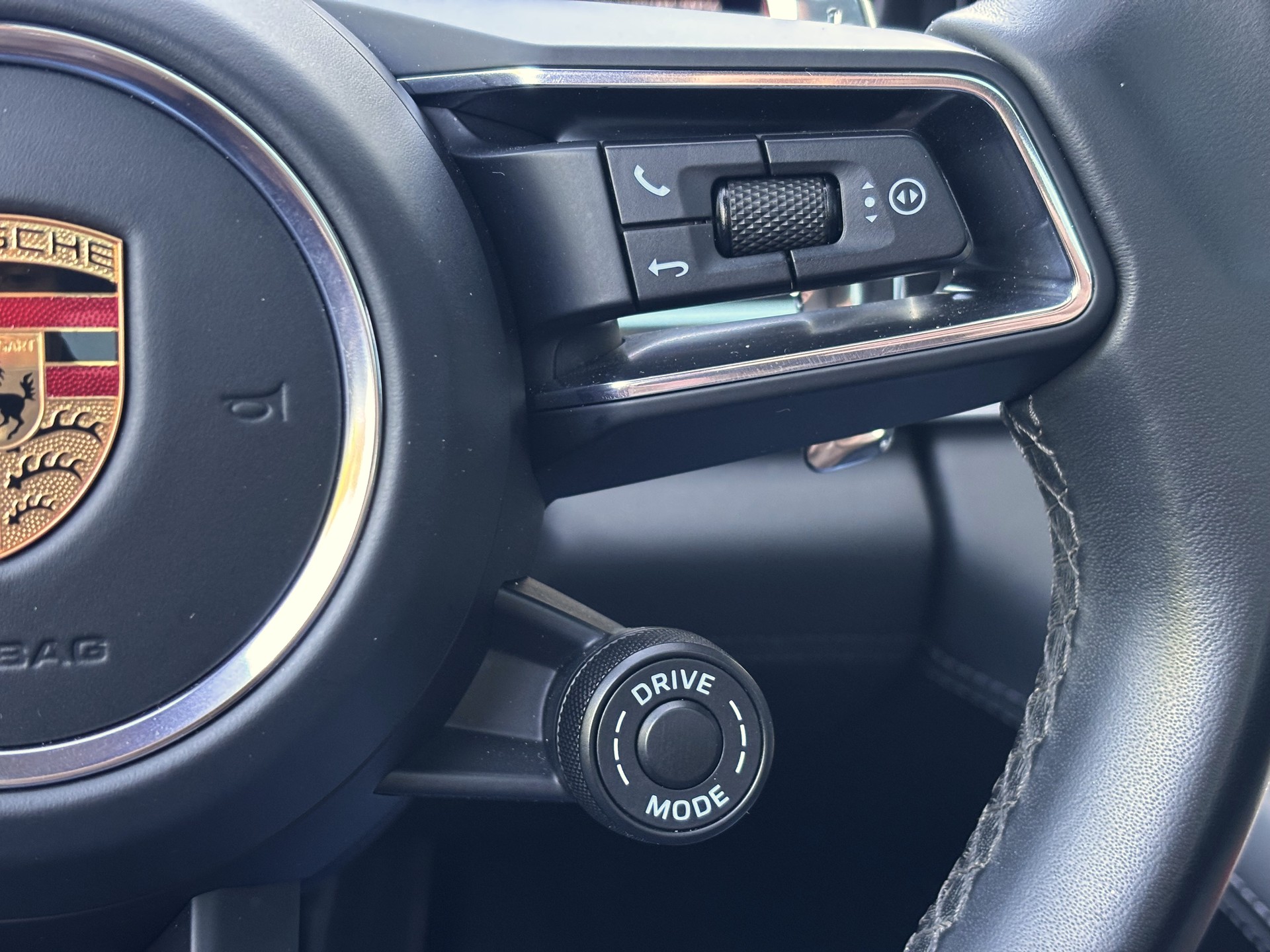 PORSCHE Panamera 4 E-Hybrid Sport Turismo Platinum Edition PDK-image-26