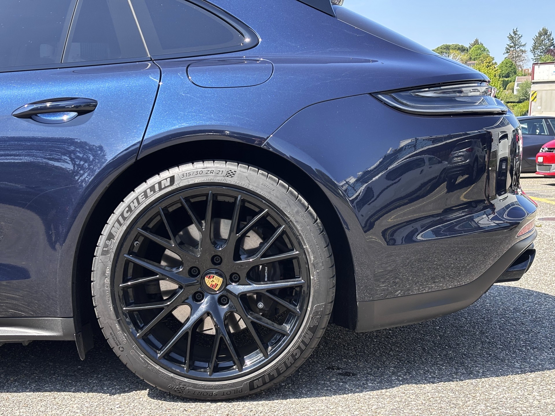PORSCHE Panamera 4 E-Hybrid Sport Turismo Platinum Edition PDK-image-9
