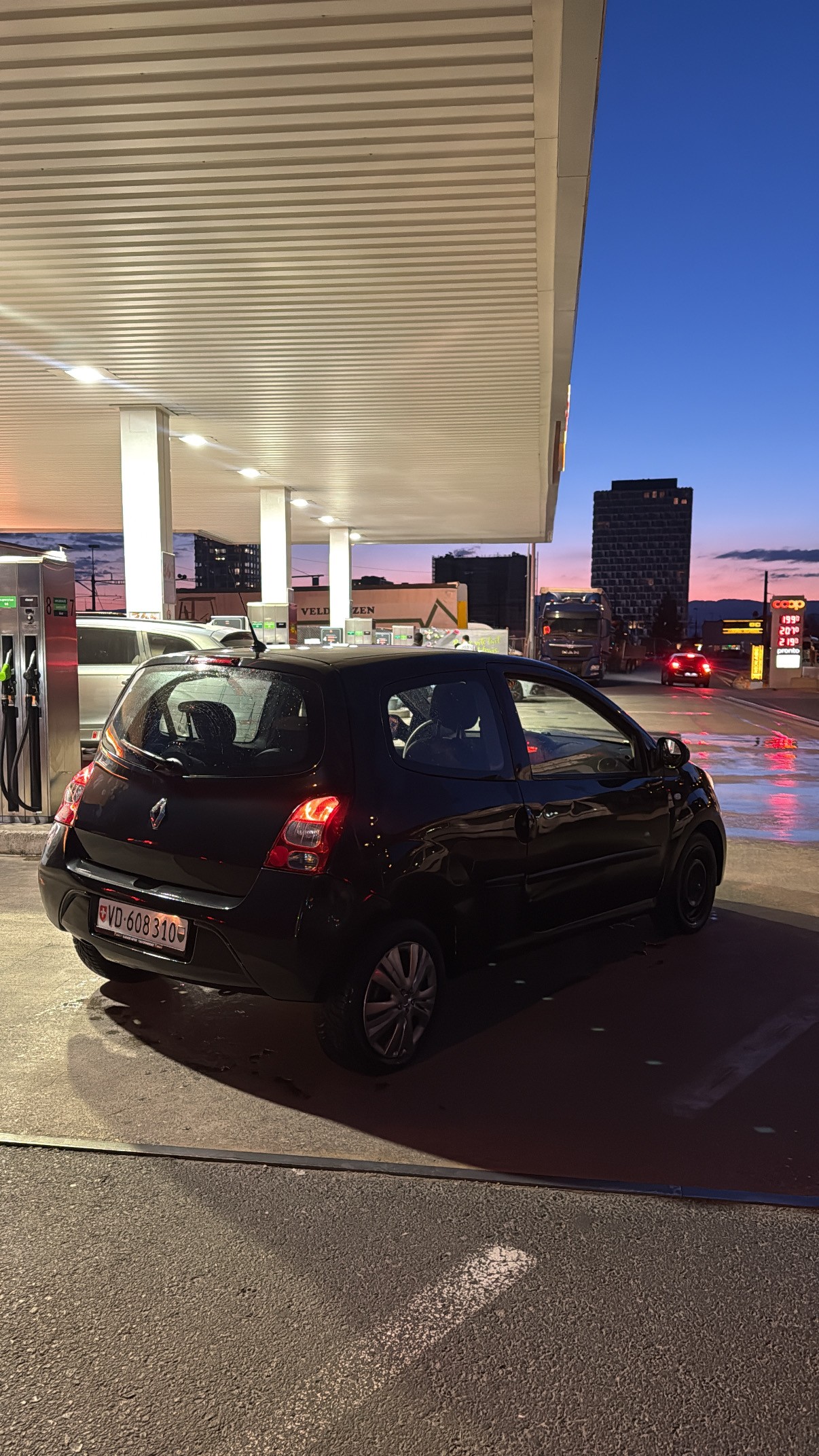 RENAULT Twingo 1.2 Authentique-image-0