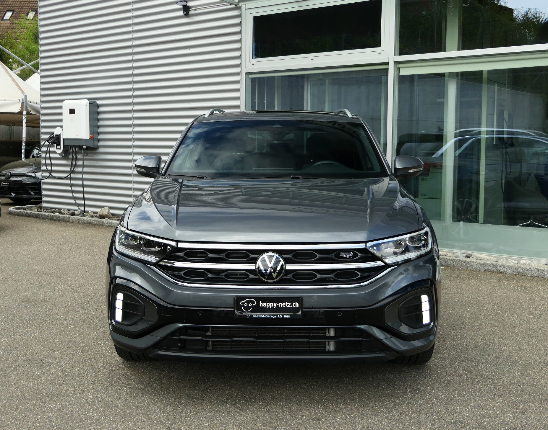 VW T-Roc 2.0 TSI R-Line DSG 4Motion-image-1