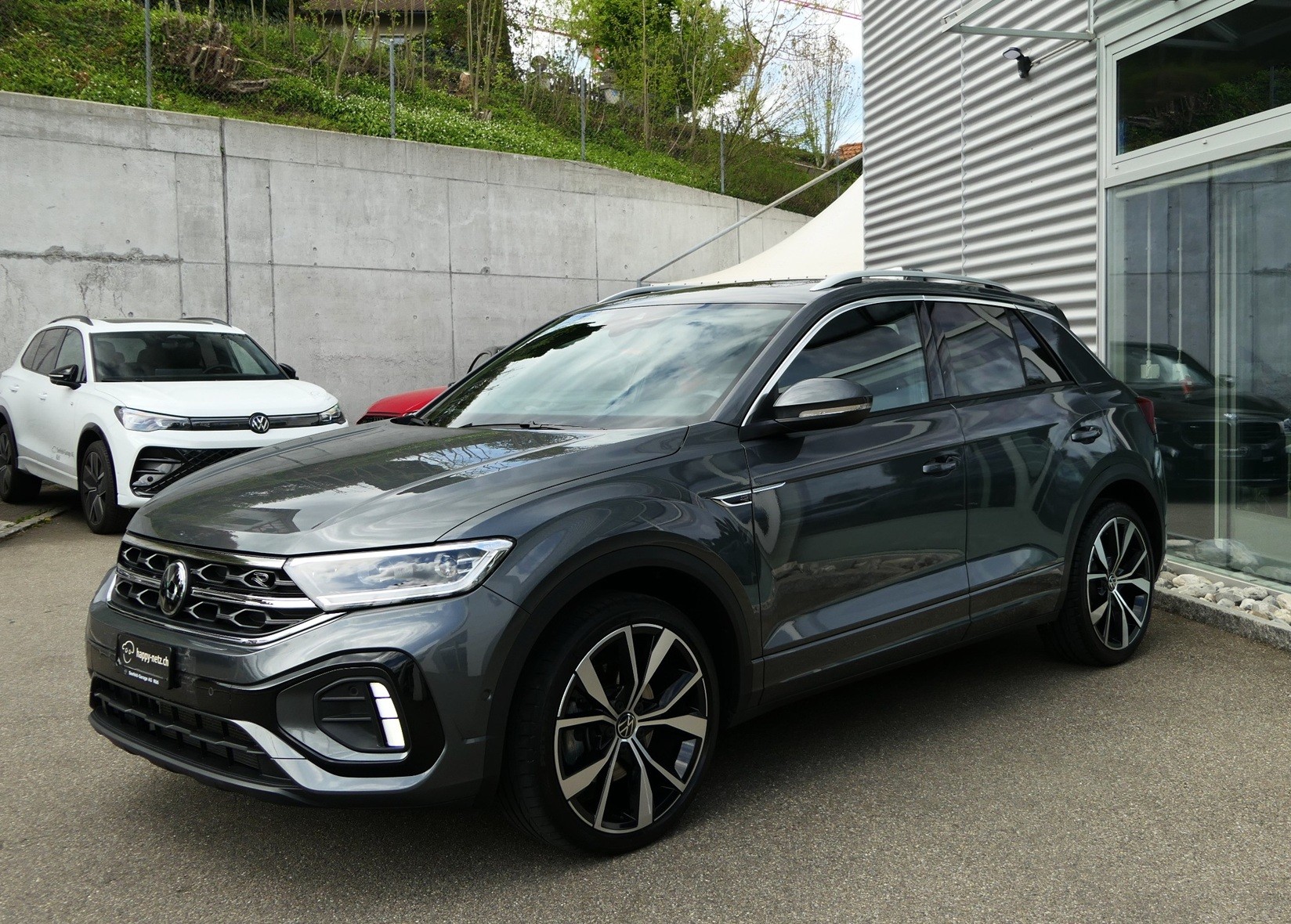 VW T-Roc 2.0 TSI R-Line DSG 4Motion-image-2