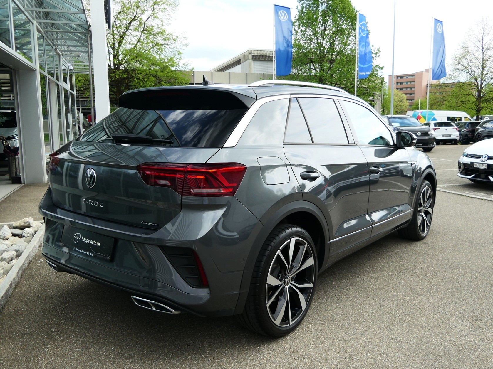 VW T-Roc 2.0 TSI R-Line DSG 4Motion-image-3