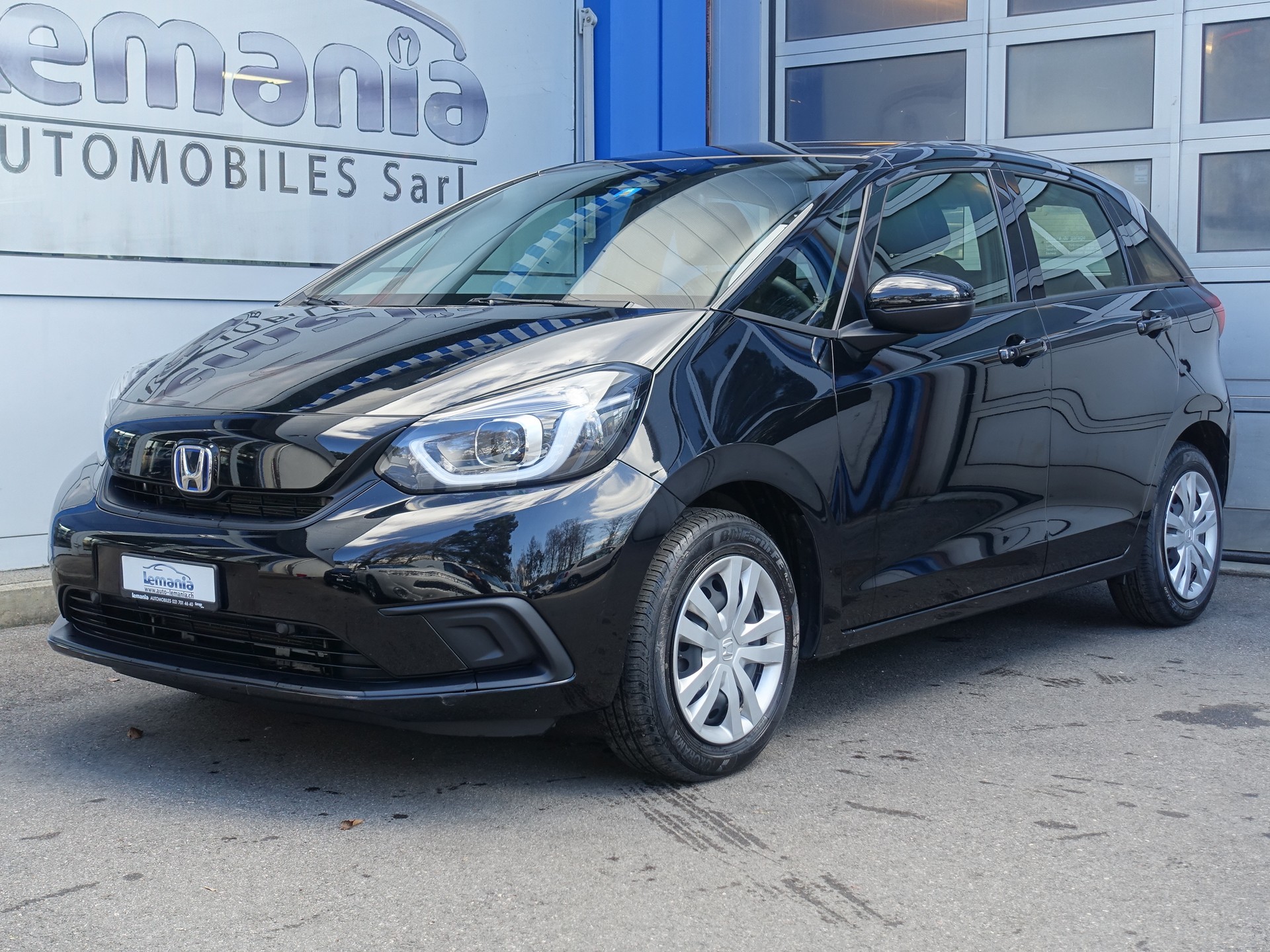 HONDA Jazz 1.5i-MMD Executive E-CVT-showroom-element-1