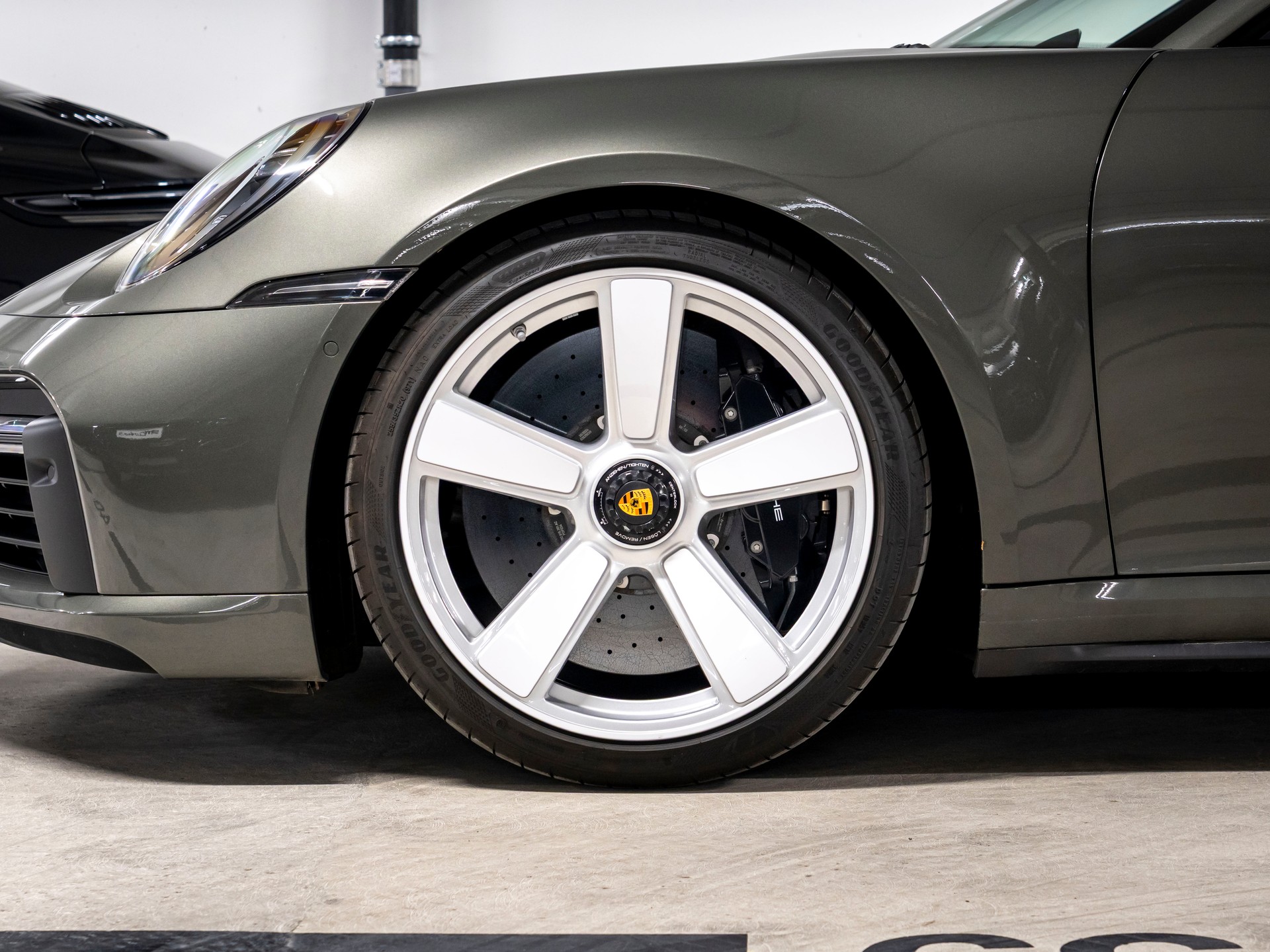 PORSCHE 911 Turbo 50 Jahre-image-7
