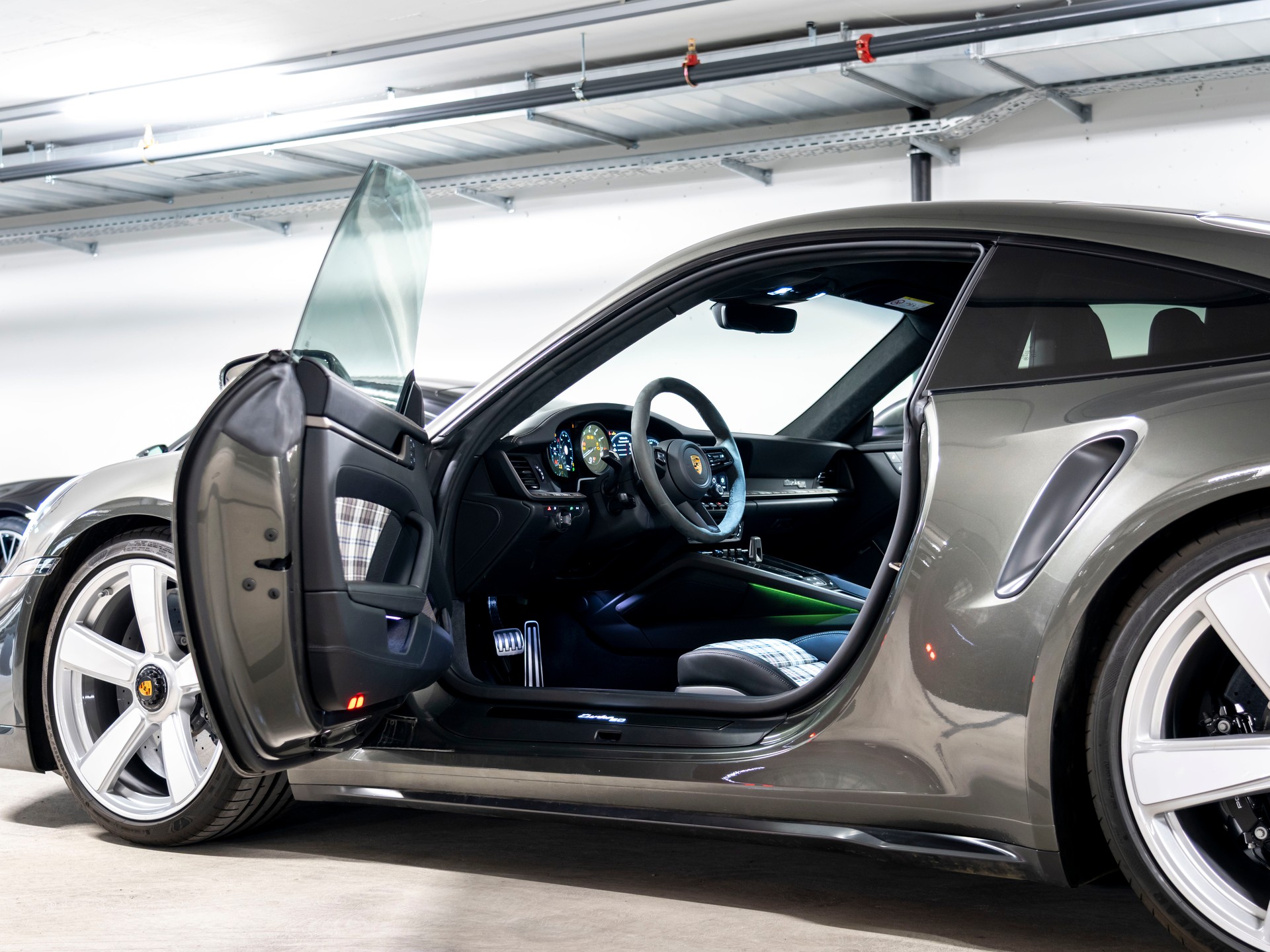 PORSCHE 911 Turbo 50 Jahre-image-12