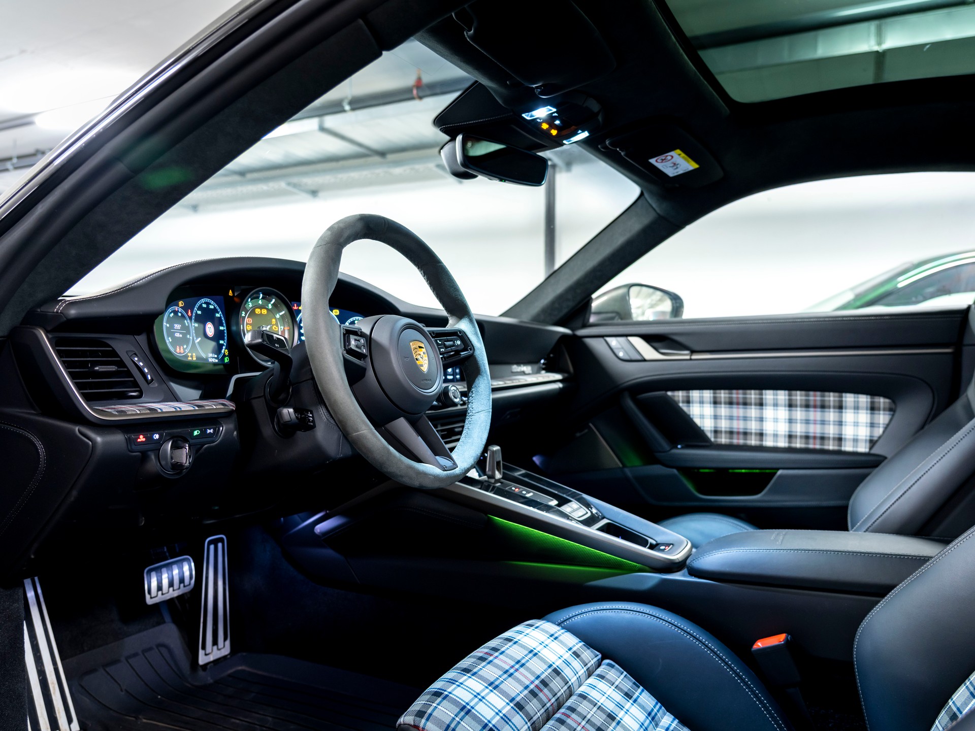 PORSCHE 911 Turbo 50 Jahre-image-13