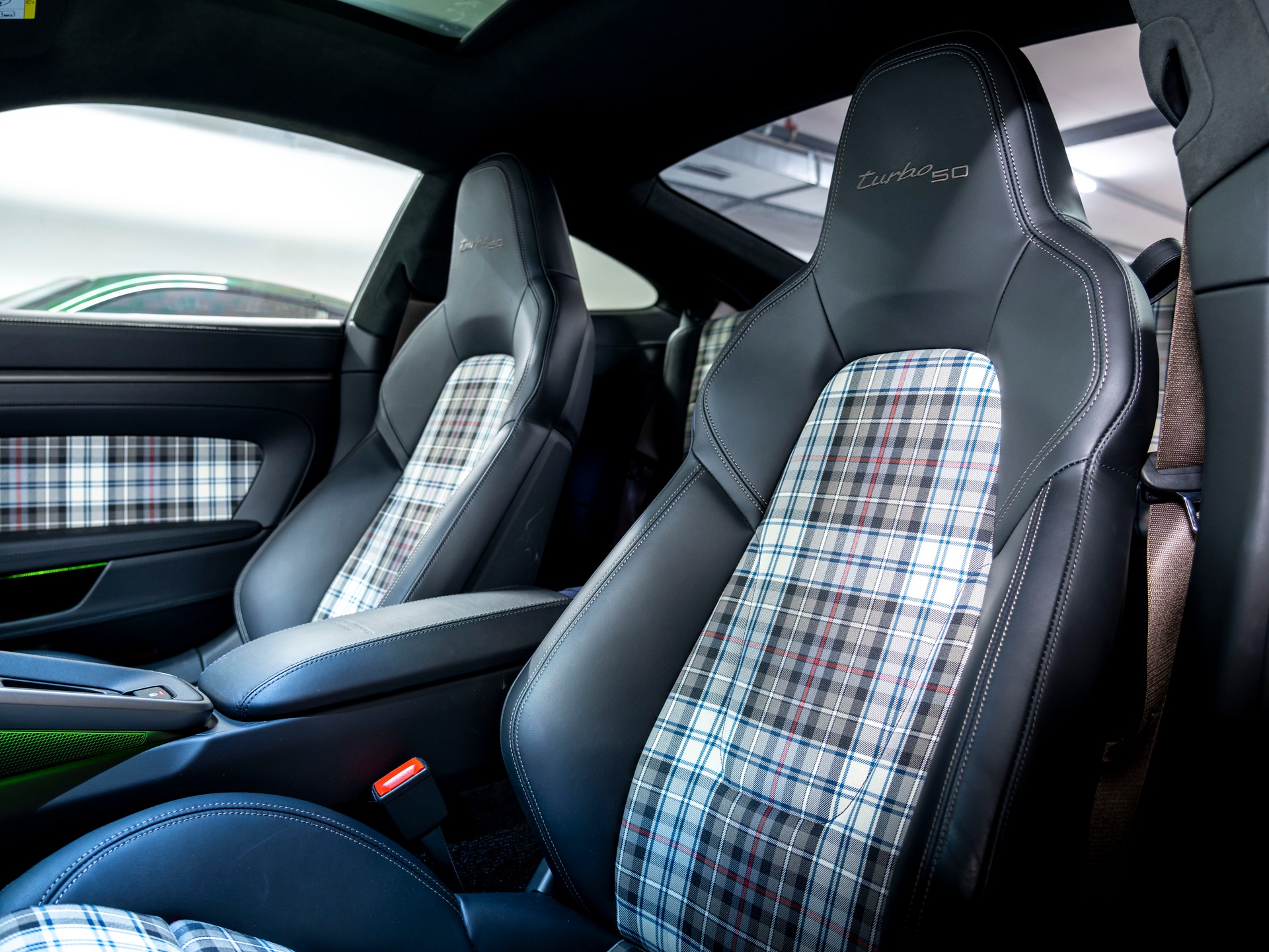 PORSCHE 911 Turbo 50 Jahre-image-17