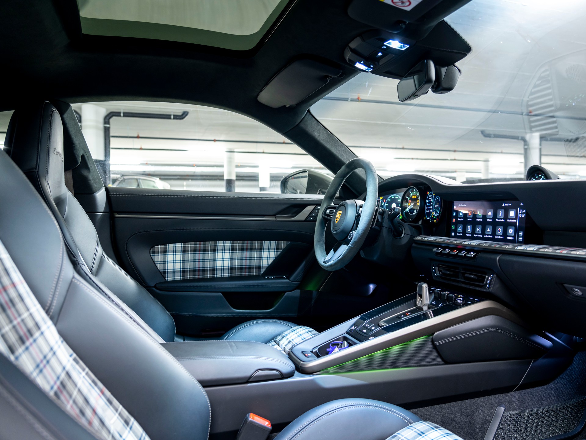 PORSCHE 911 Turbo 50 Jahre-image-21