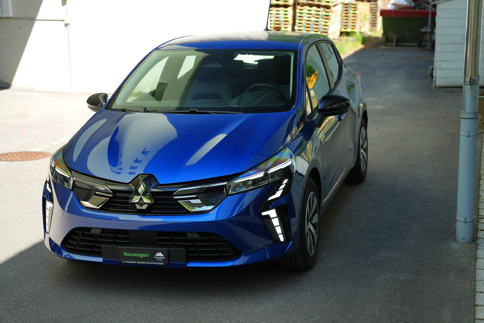 MITSUBISHI Colt 1.6 HEV Invite-image-1