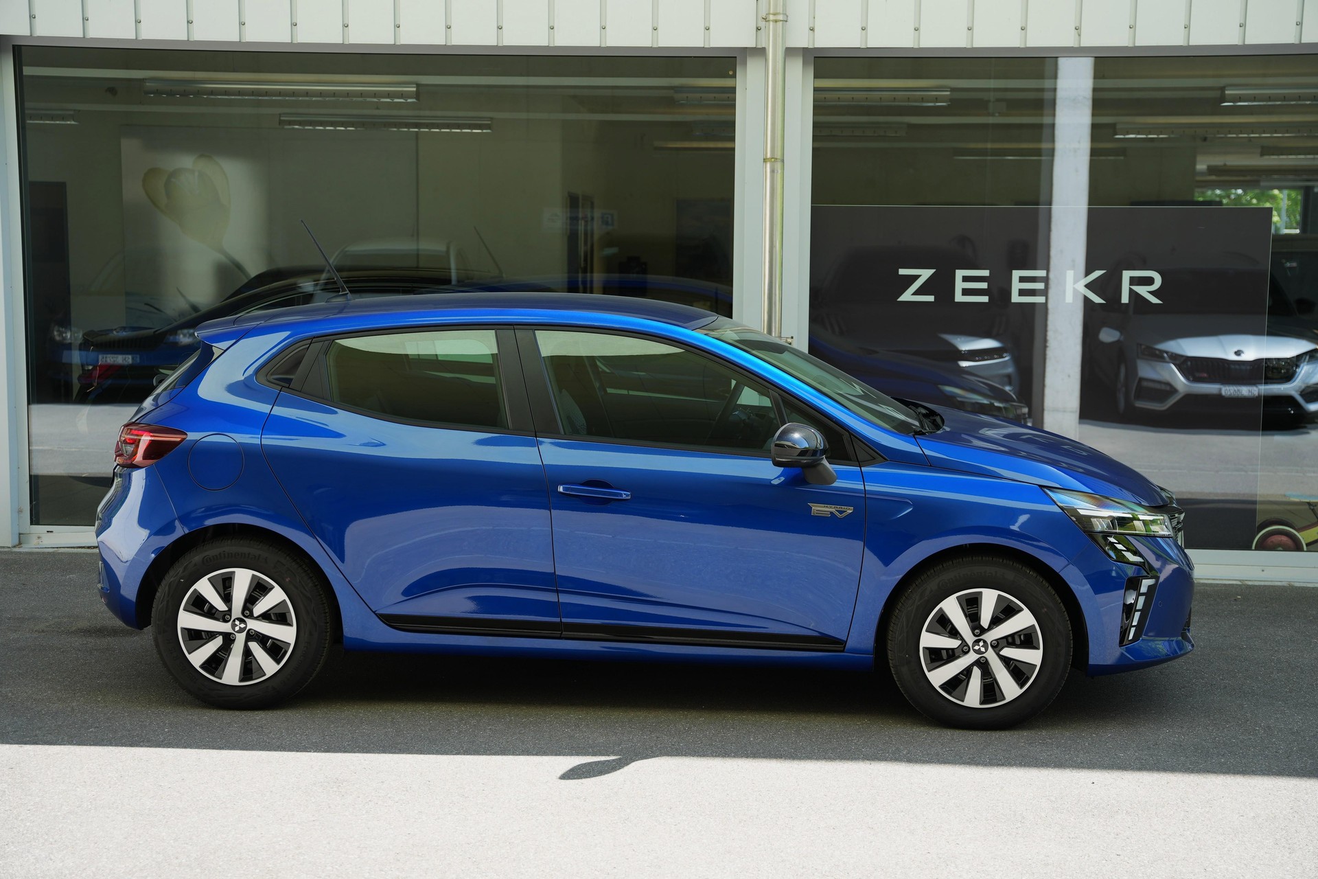 MITSUBISHI Colt 1.6 HEV Invite-image-2