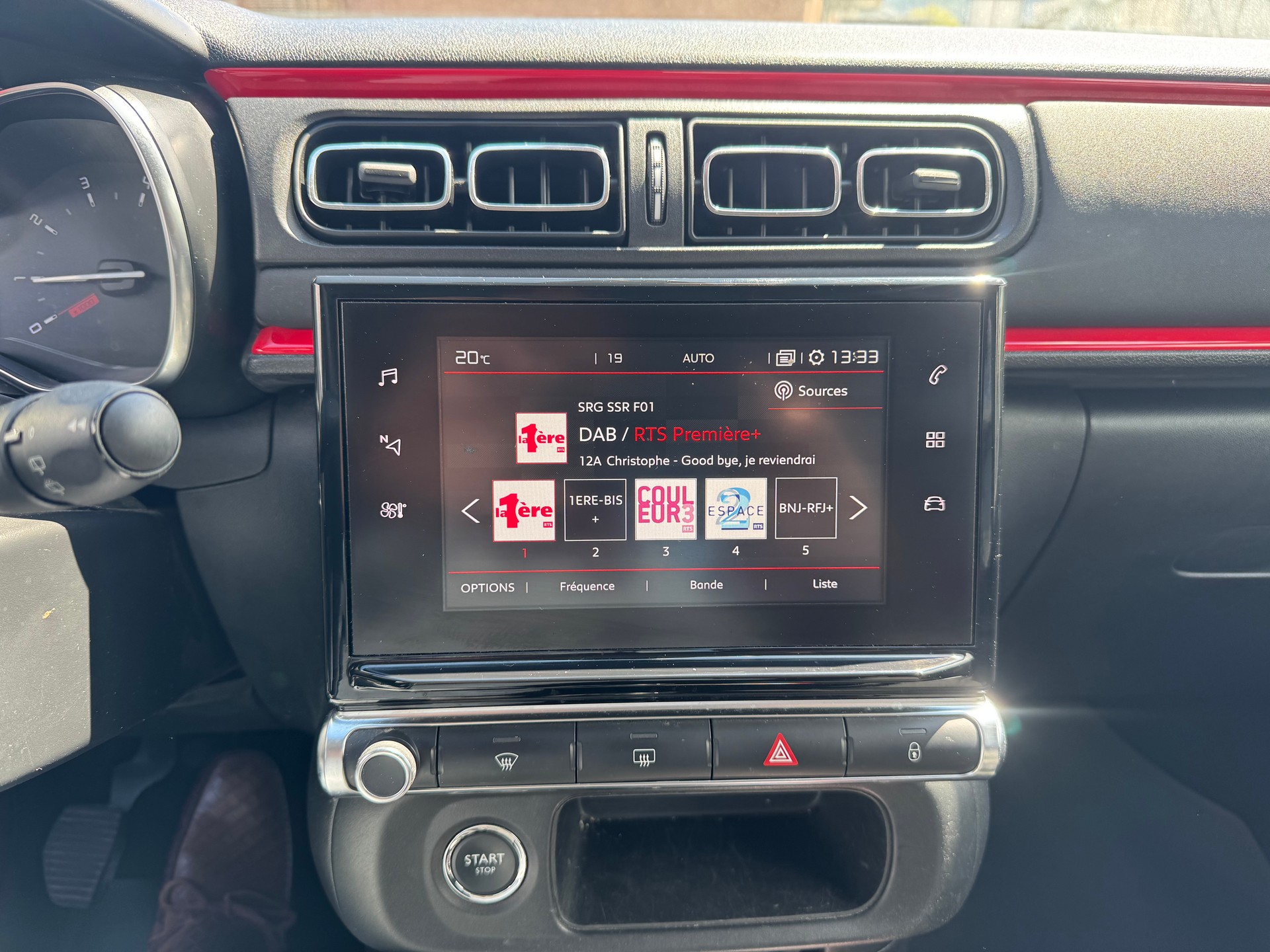 CITROEN C3 1.2i PureTech Shine-image-12