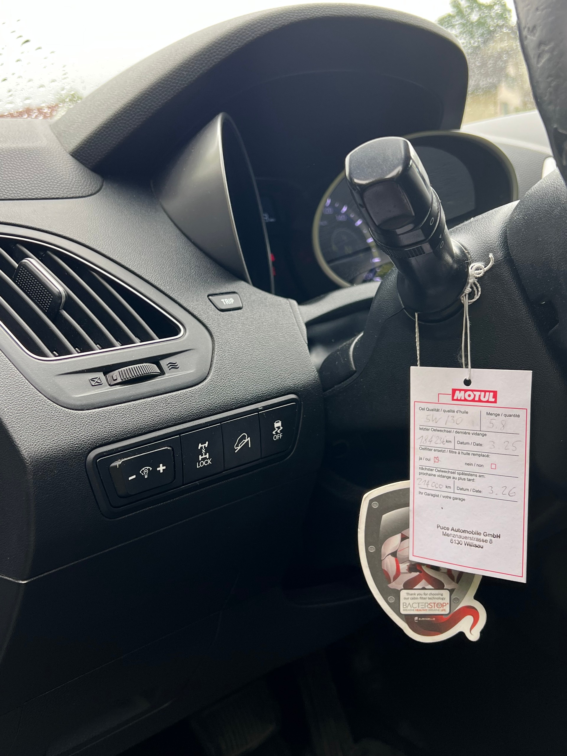 HYUNDAI iX 35 2.0 Style 4WD Automatic-image-10