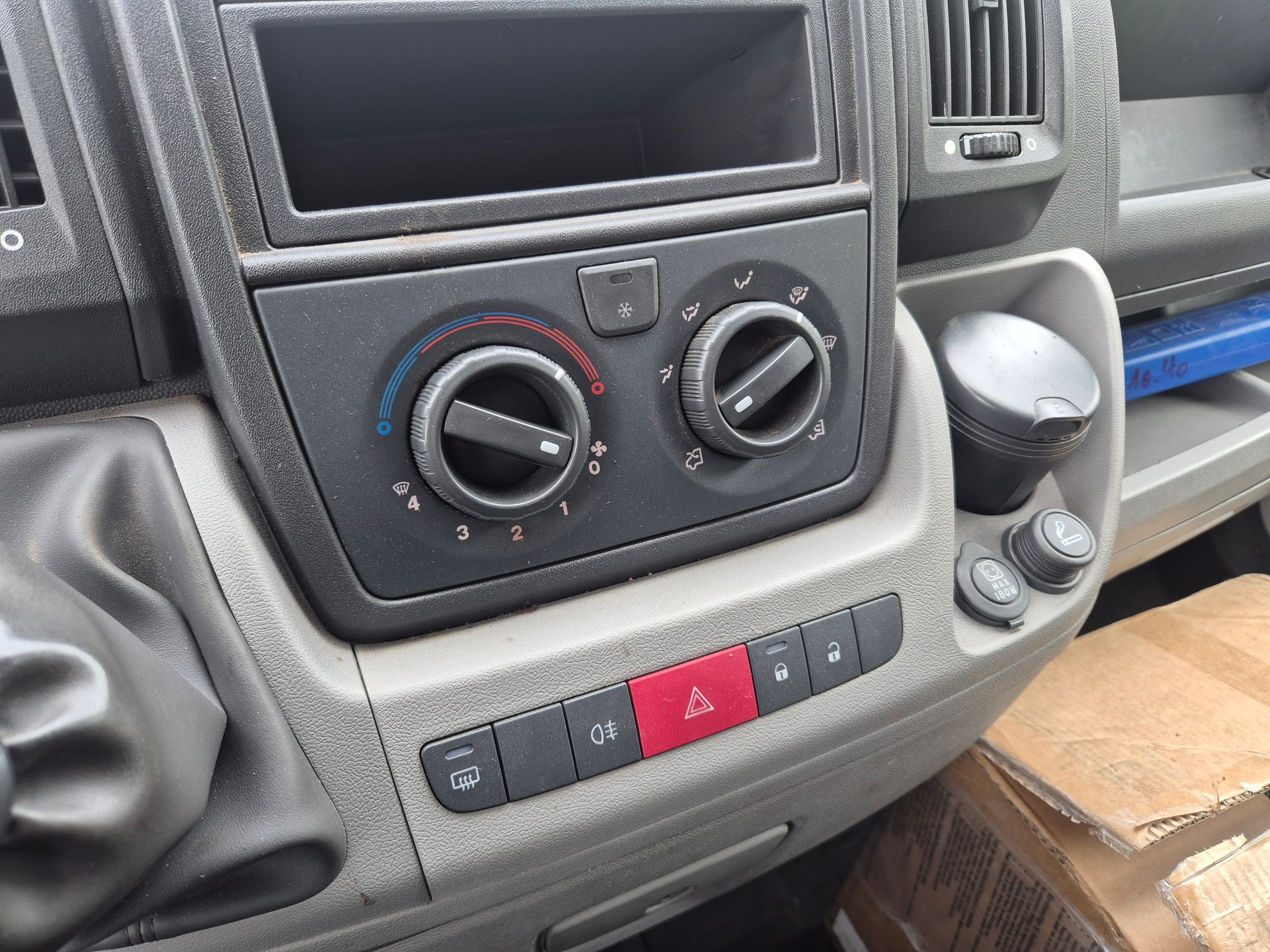 PEUGEOT Boxer 2.2 HDI 335 L2H2-image-5