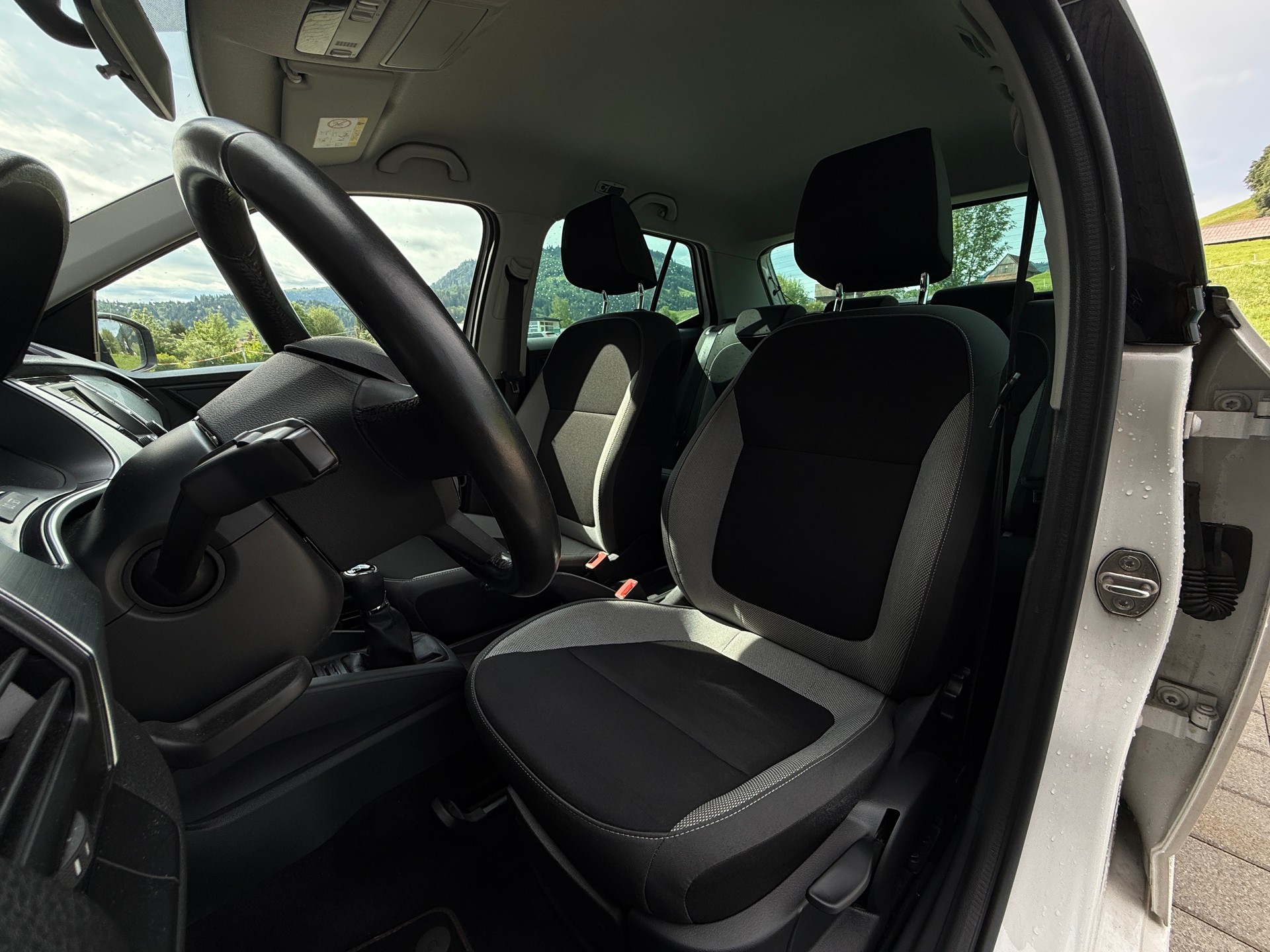 SKODA Fabia 1.2 TSI Ambition-image-12