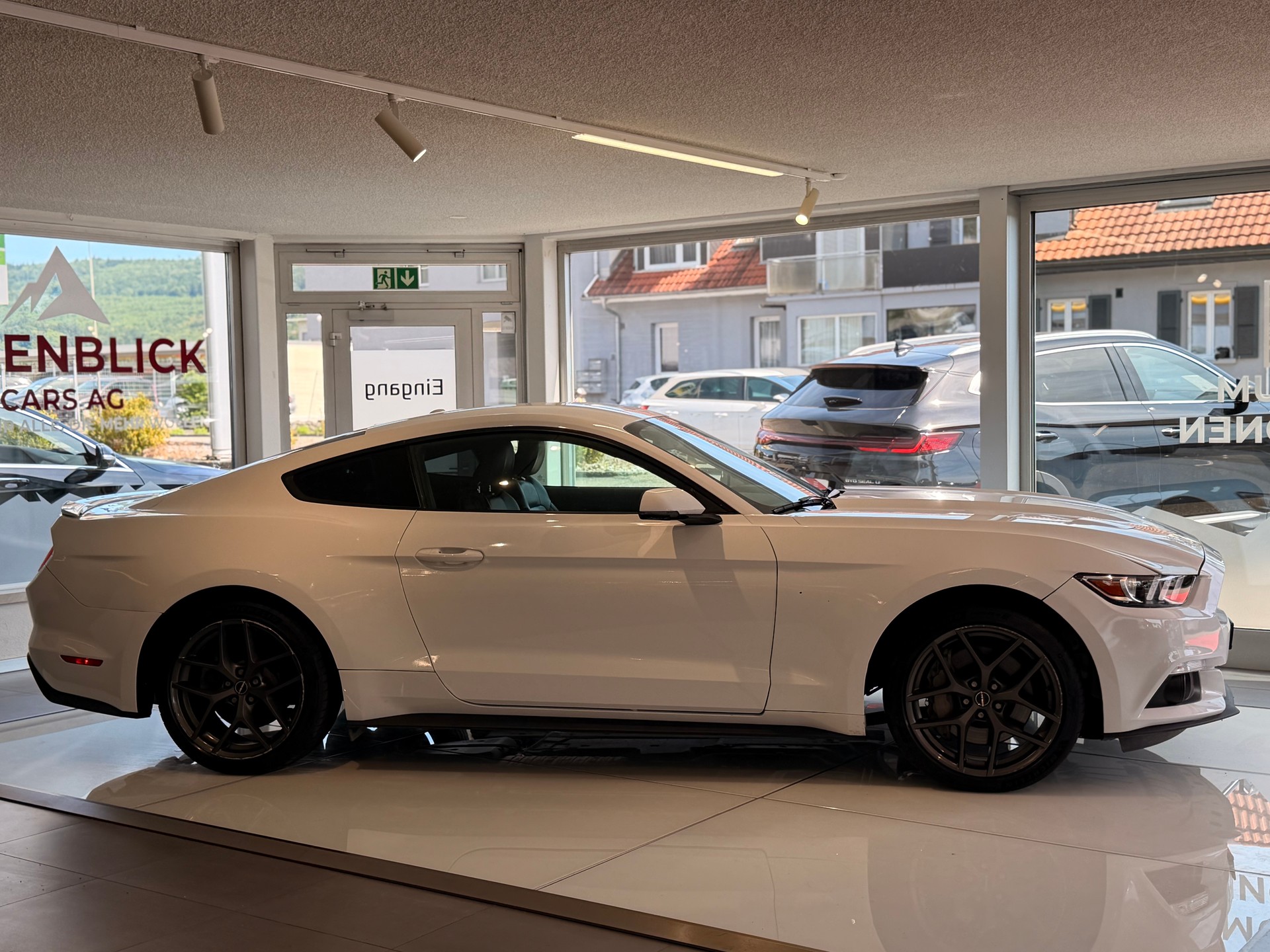 FORD Mustang Fastback 5.0 V8 GT Automat-image-3