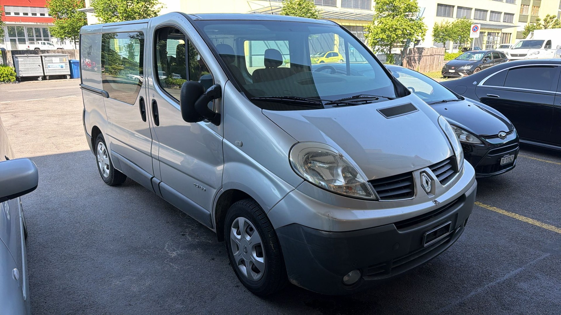 RENAULT Trafic 2.5 dCi 2.9t L2H1-image-2
