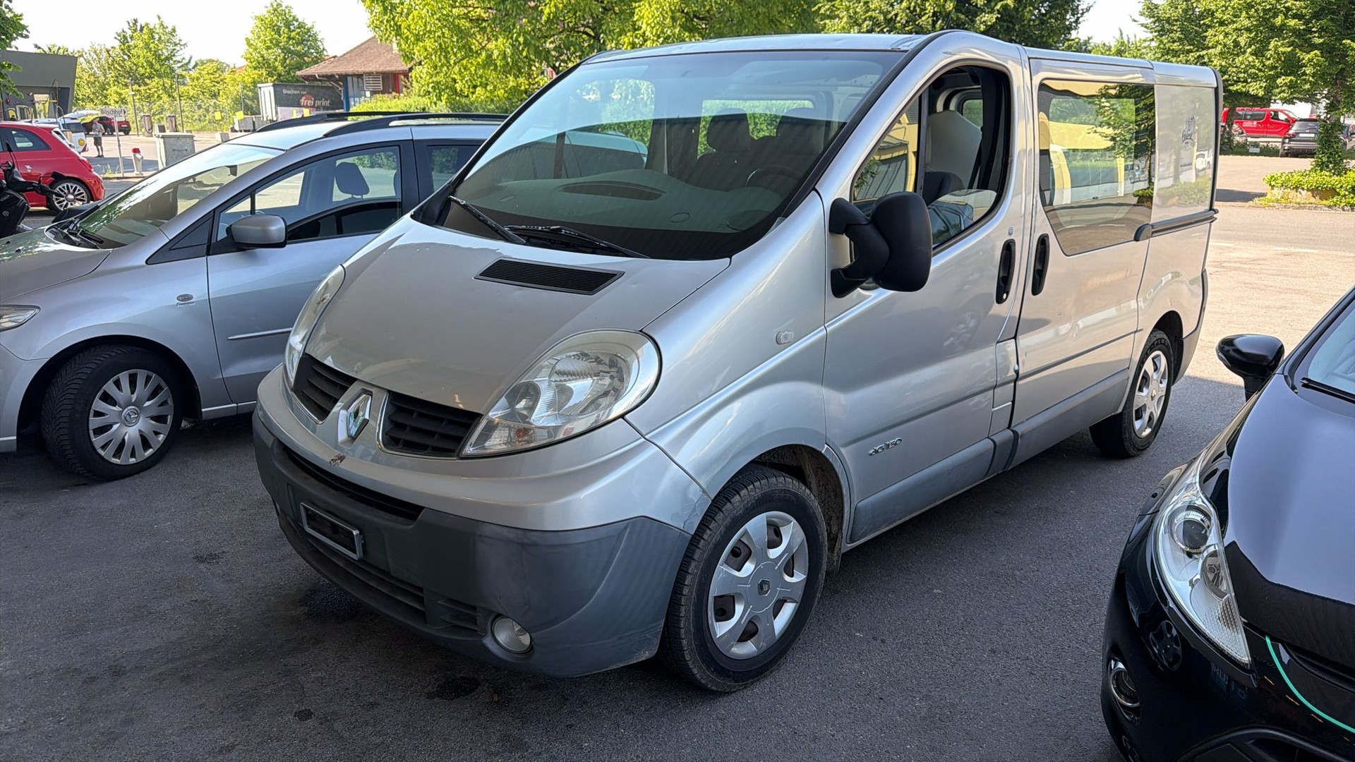 RENAULT Trafic 2.5 dCi 2.9t L2H1-image-1