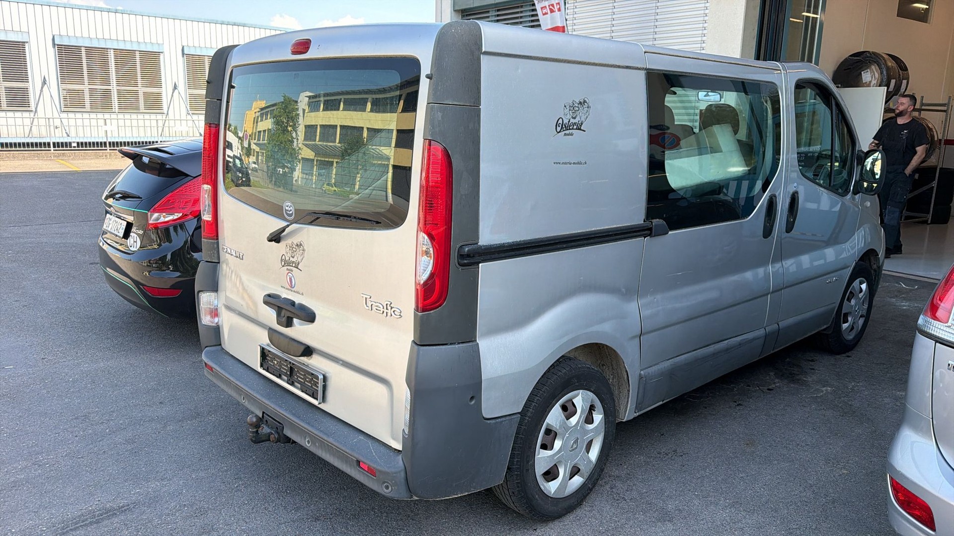 RENAULT Trafic 2.5 dCi 2.9t L2H1-image-3