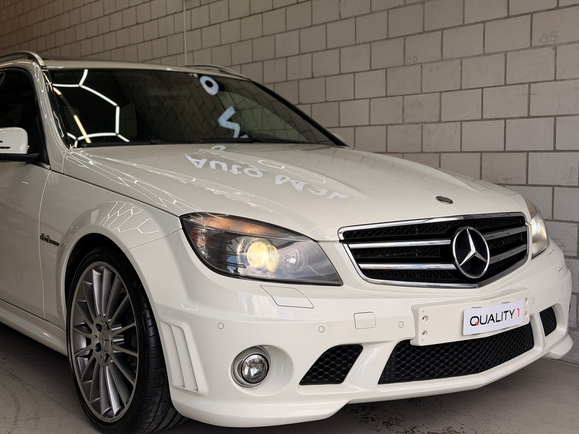 MERCEDES-BENZ T-Model-showroom-element-2
