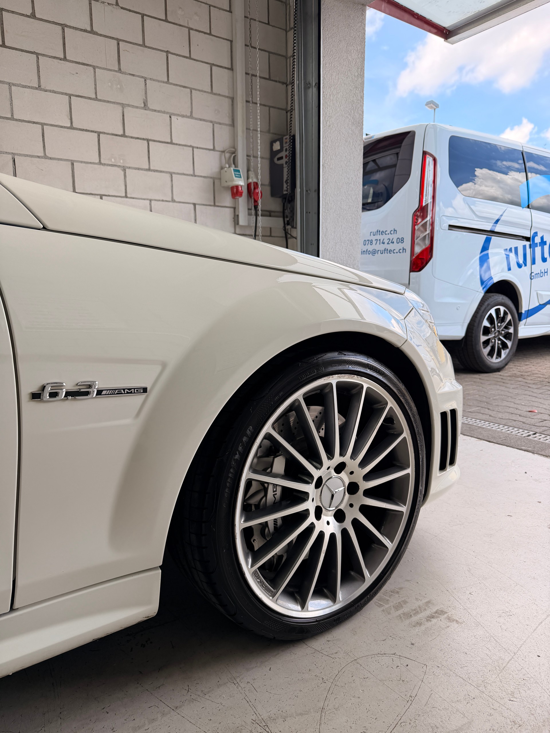 MERCEDES-BENZ T-Model-showroom-element-3