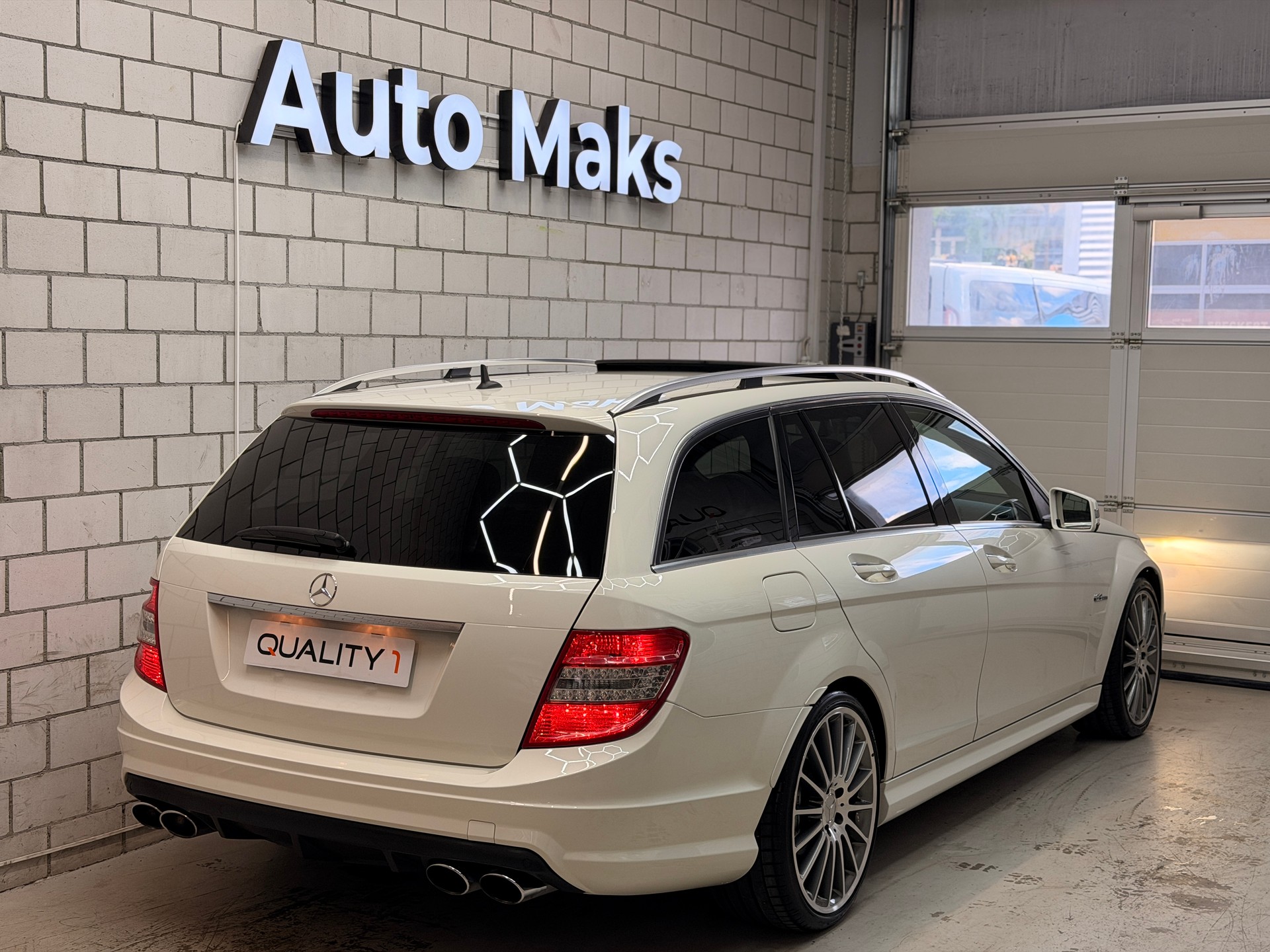 MERCEDES-BENZ T-Model