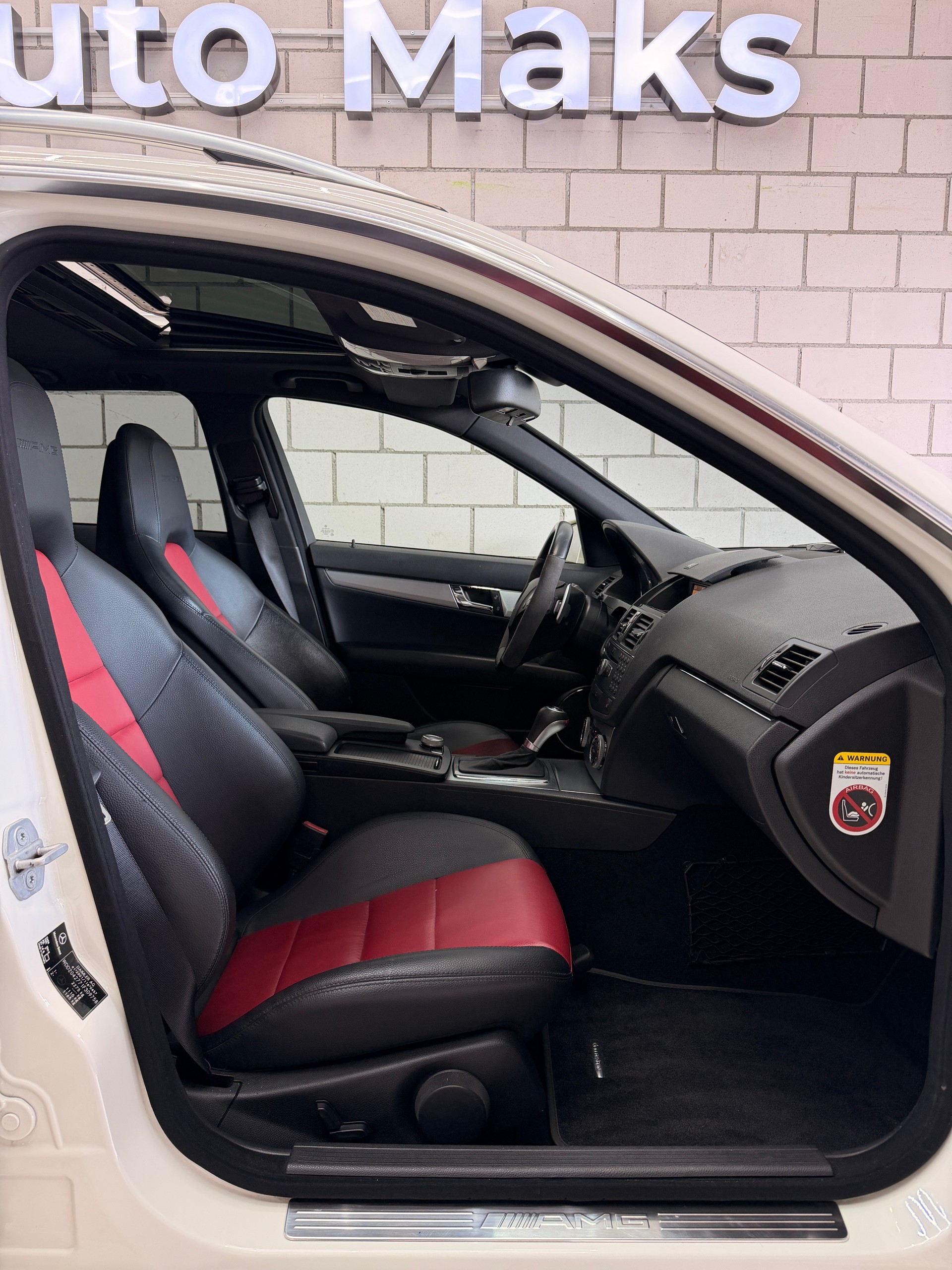 MERCEDES-BENZ T-Model-image-5