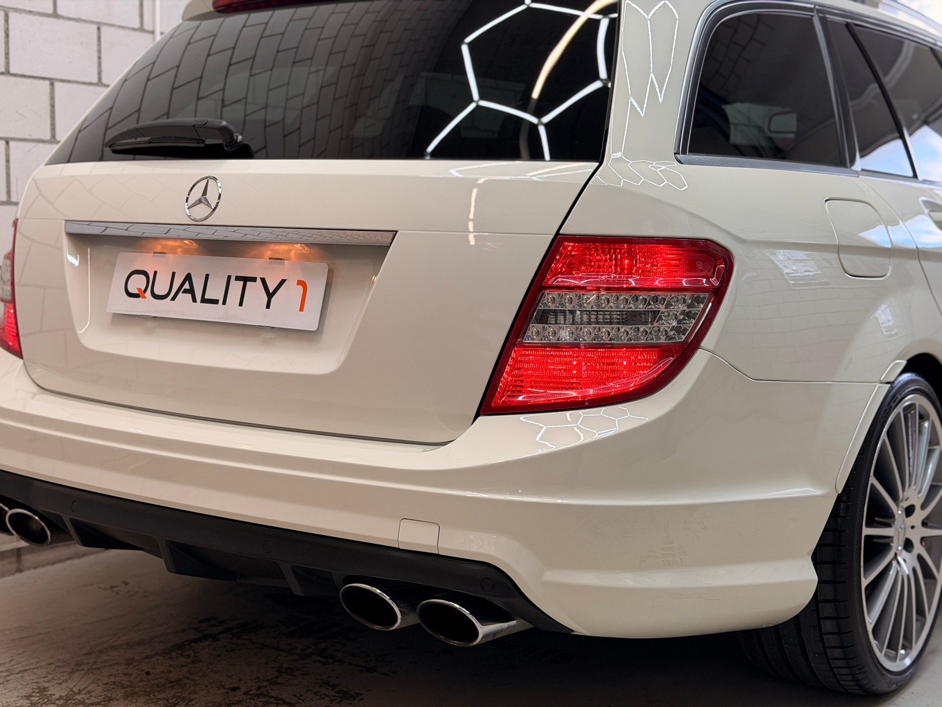 MERCEDES-BENZ T-Model-image-4