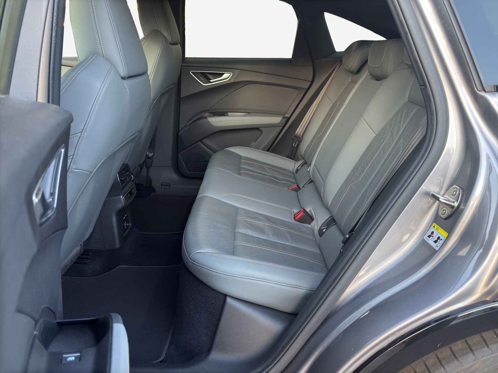 AUDI Q4 Sportback e-tron 50 quattro-image-12
