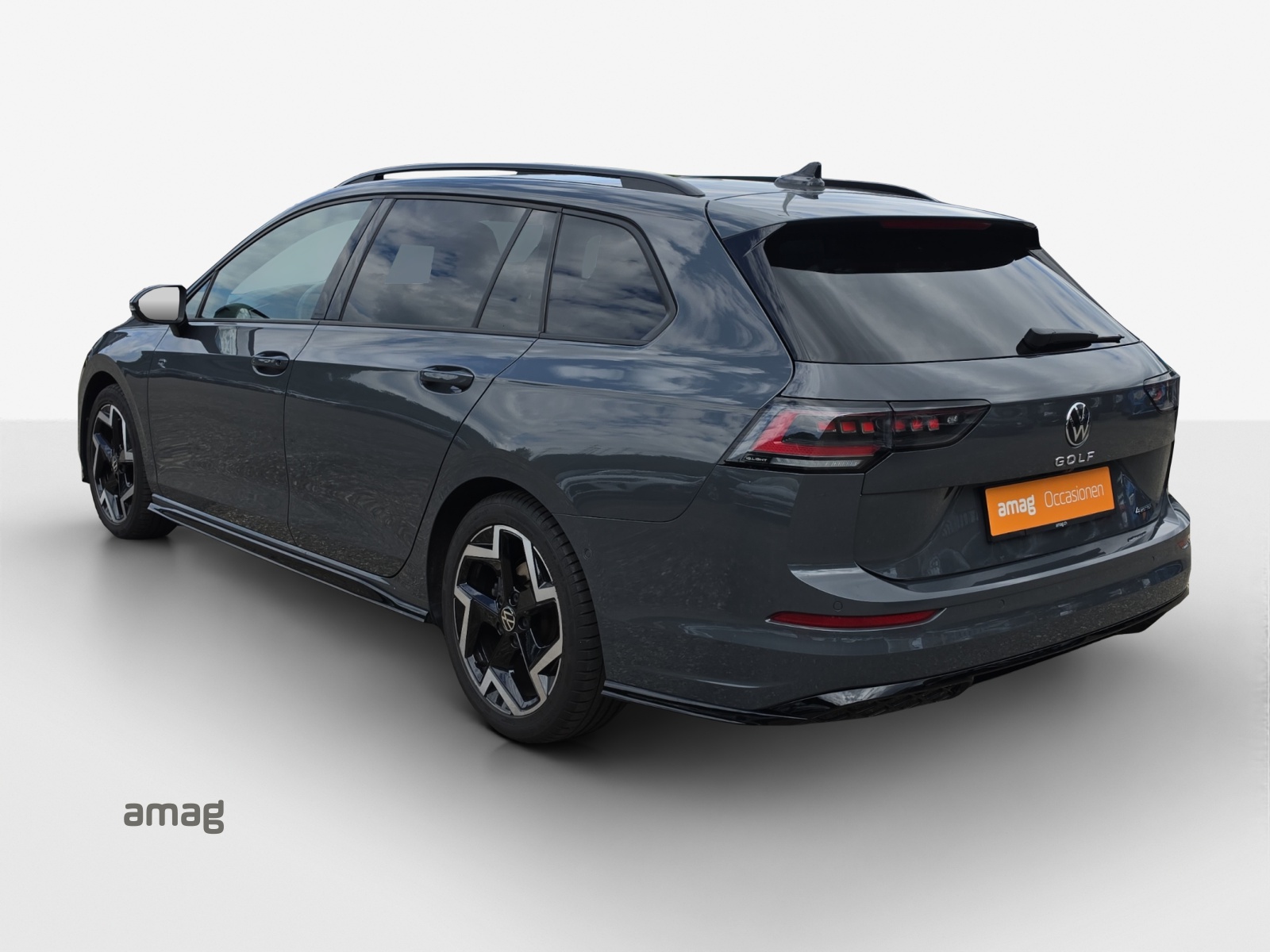 VW Golf Variant 2.0 TSI R-Line DSG 4 Motion-image-2