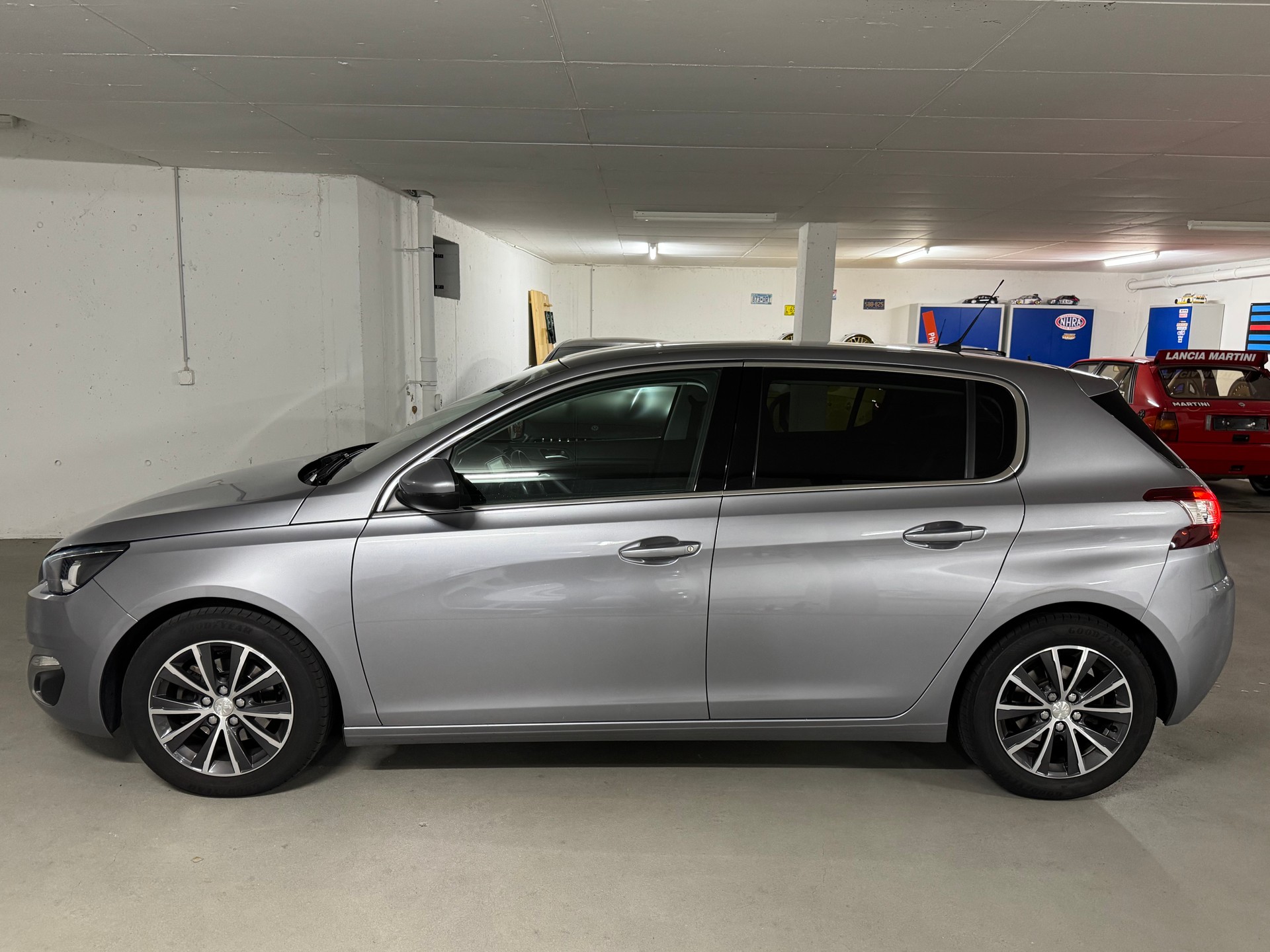PEUGEOT 308 1.6 THP Allure CH-Fahrzeug-image-3