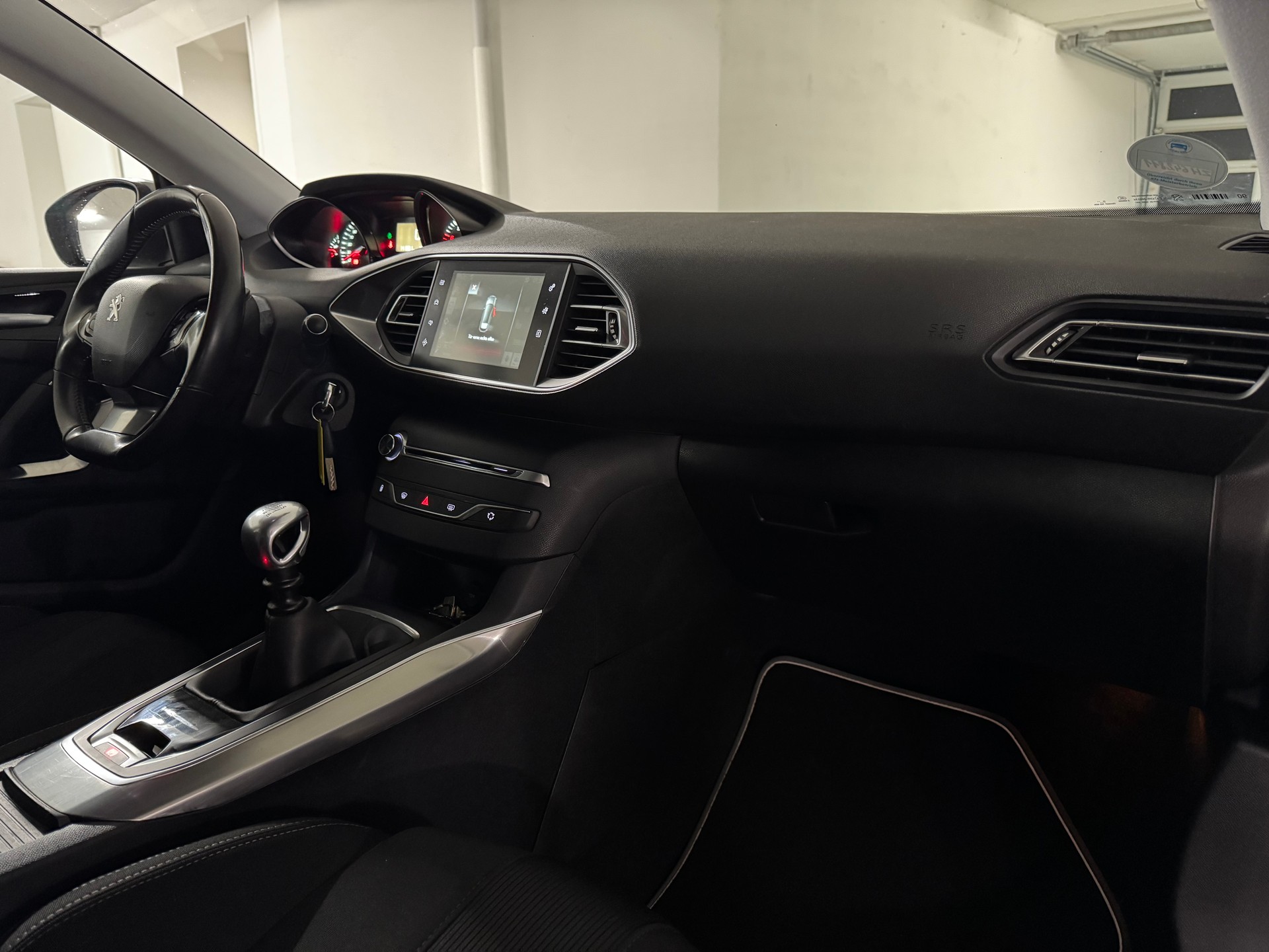 PEUGEOT 308 1.6 THP Allure CH-Fahrzeug-image-12