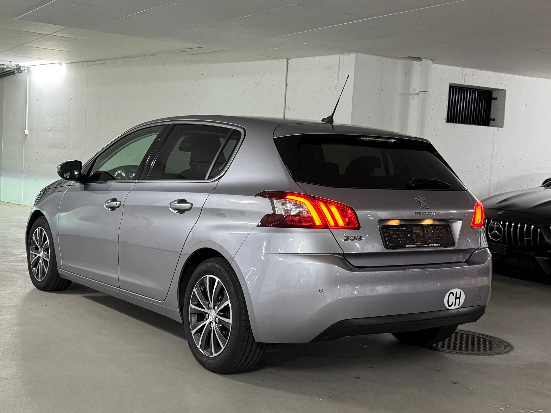 PEUGEOT 308 1.6 THP Allure CH-Fahrzeug-image-4