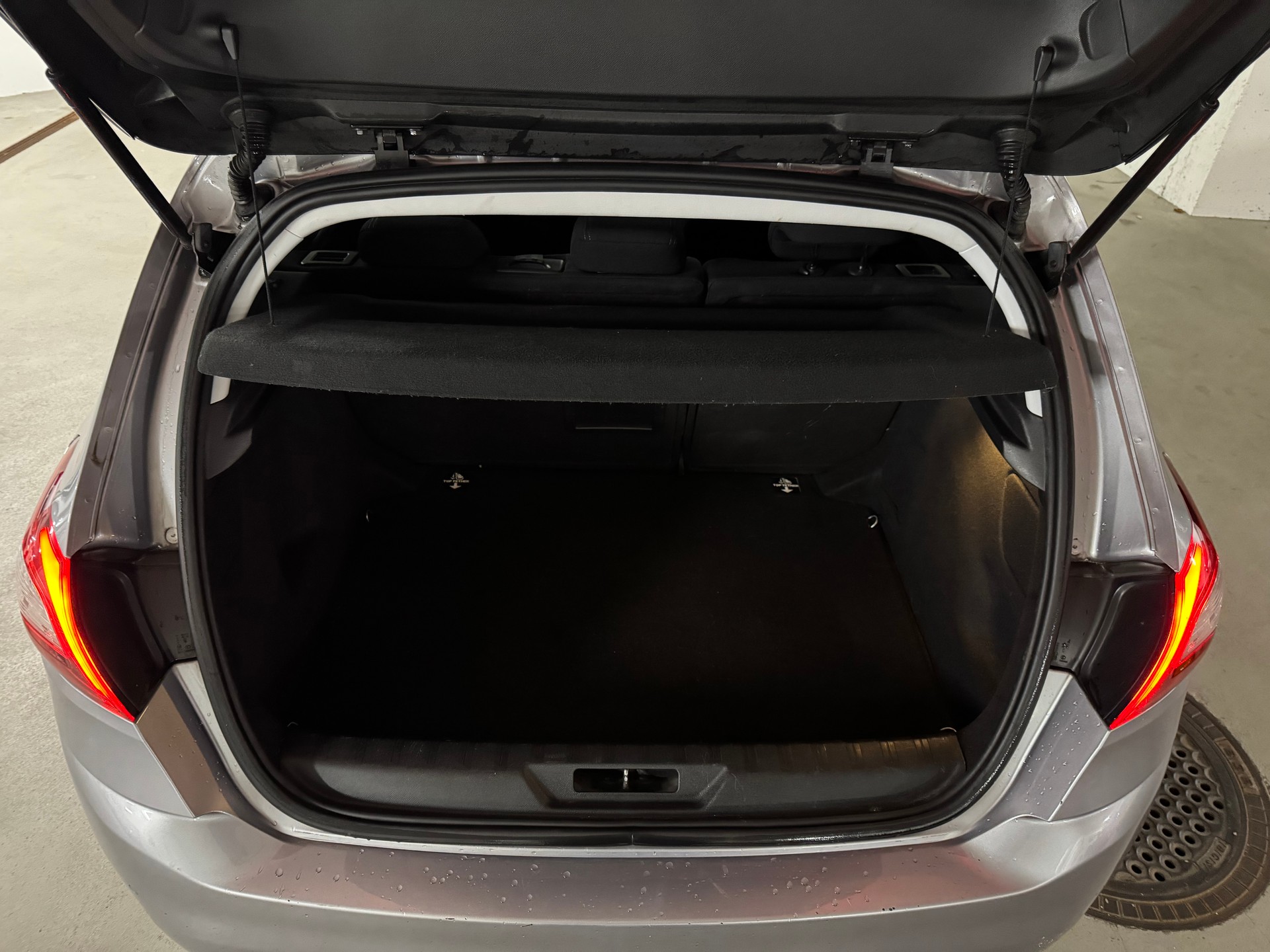 PEUGEOT 308 1.6 THP Allure CH-Fahrzeug-image-7