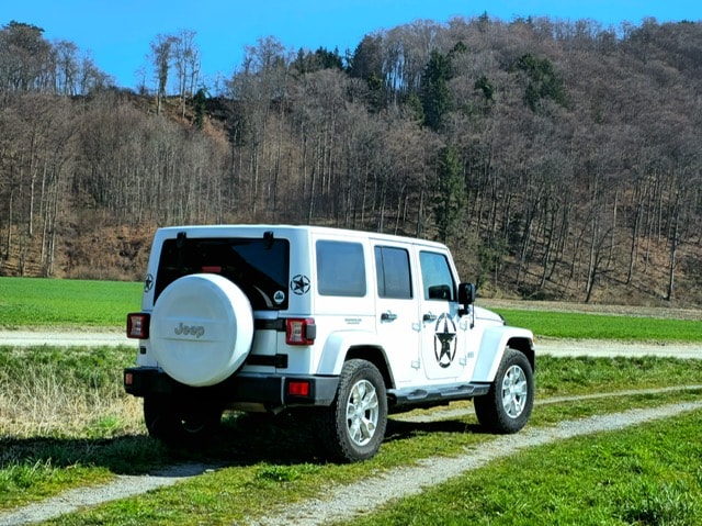 JEEP 2.8 CRD JK Edition Unlimited-image-1