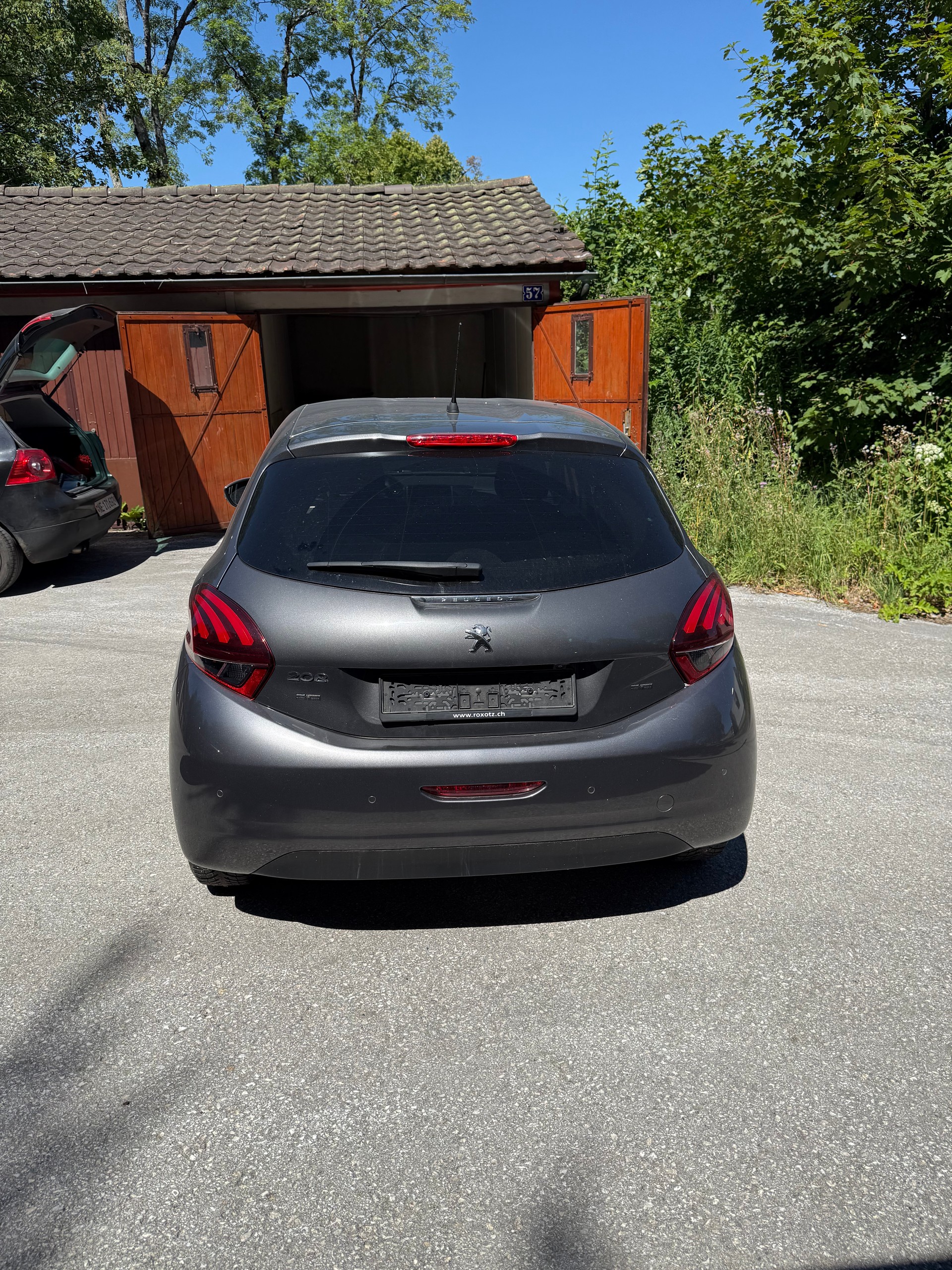 PEUGEOT 1.2 PureTech Tech Edition S/S-image-2