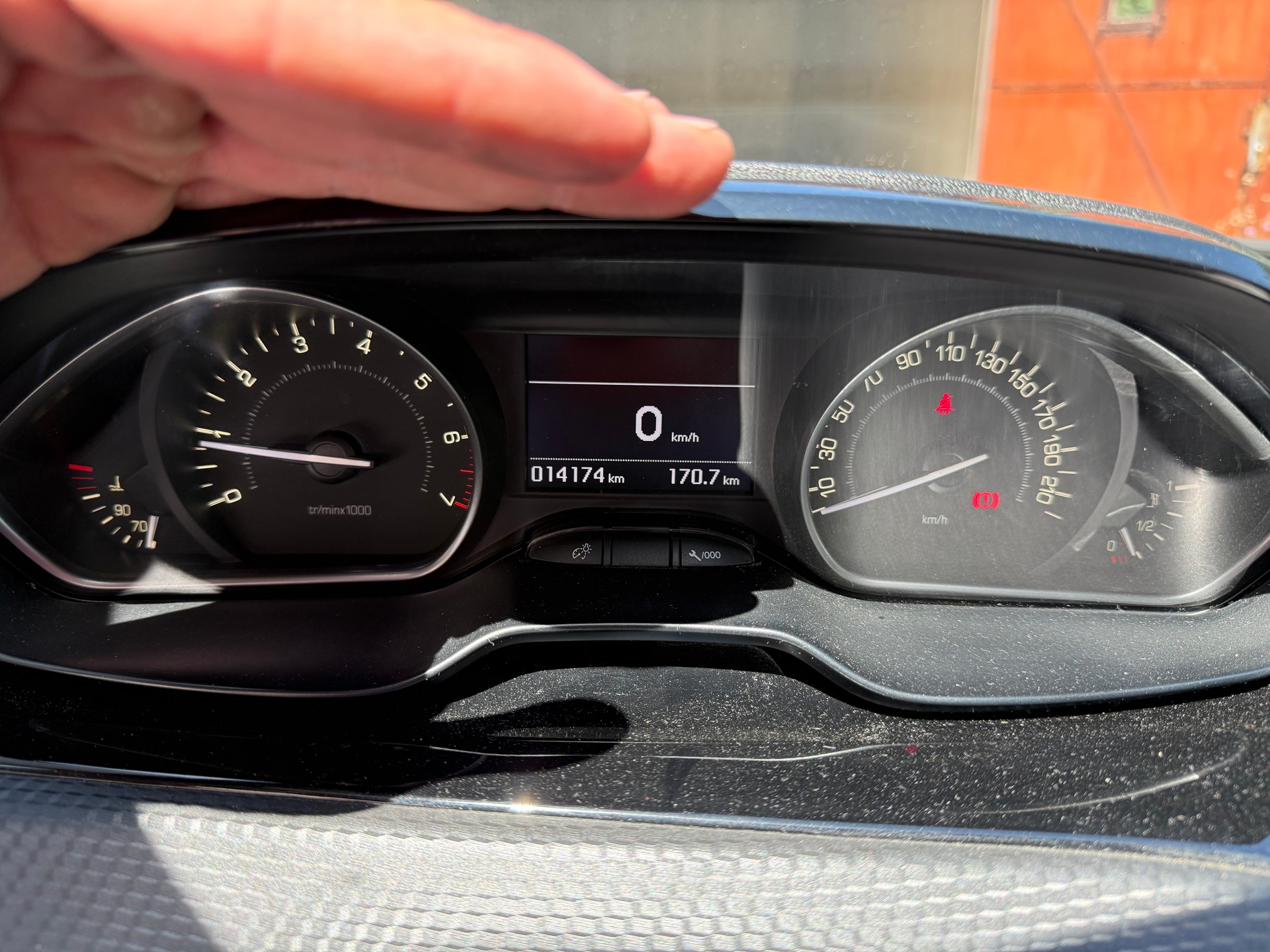 PEUGEOT 1.2 PureTech Tech Edition S/S-image-3