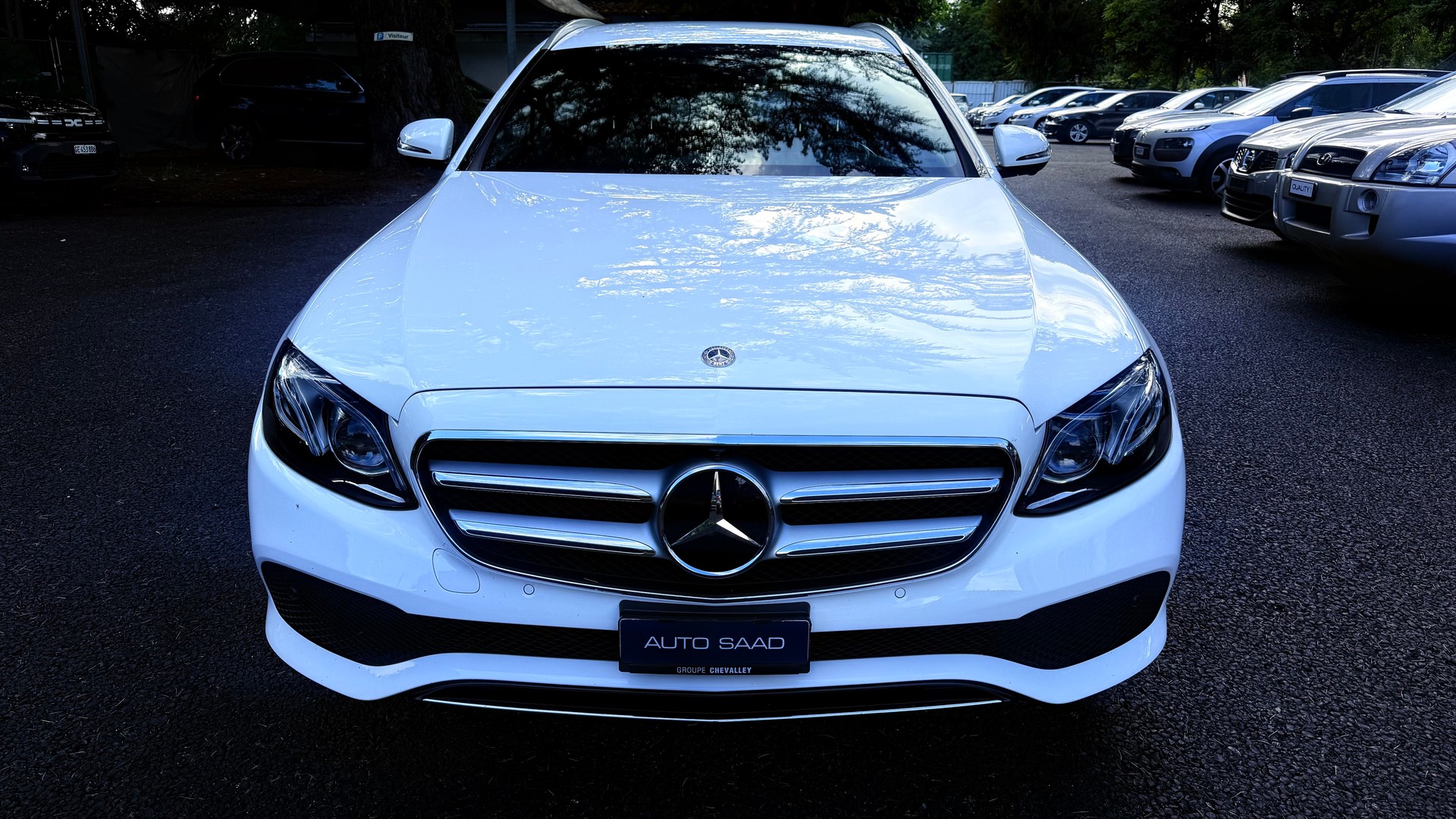 MERCEDES-BENZ E 200 Exclusive 4 Matic 9G-Tronic