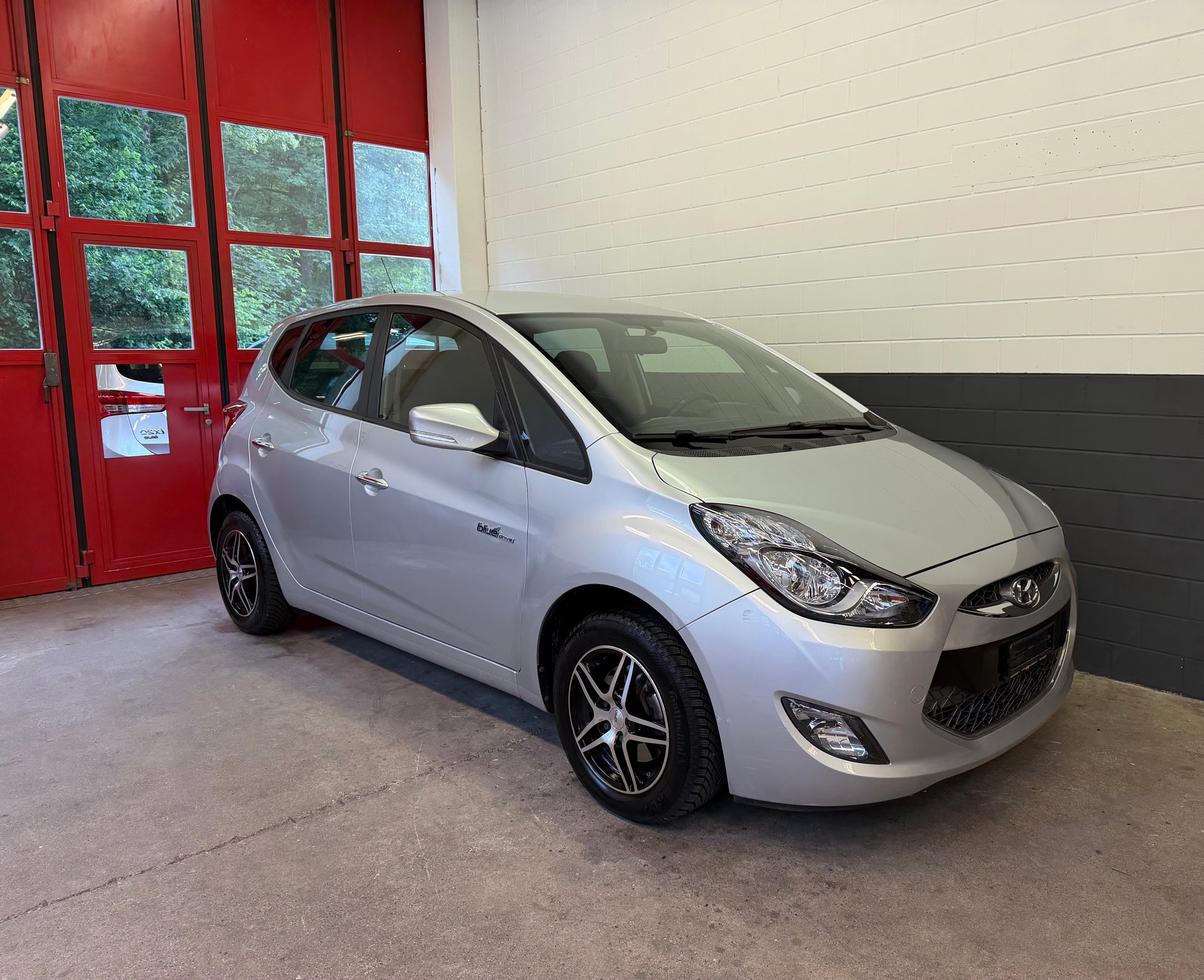 HYUNDAI iX20 1.6 Premium //NEU AB MFK!-image-0