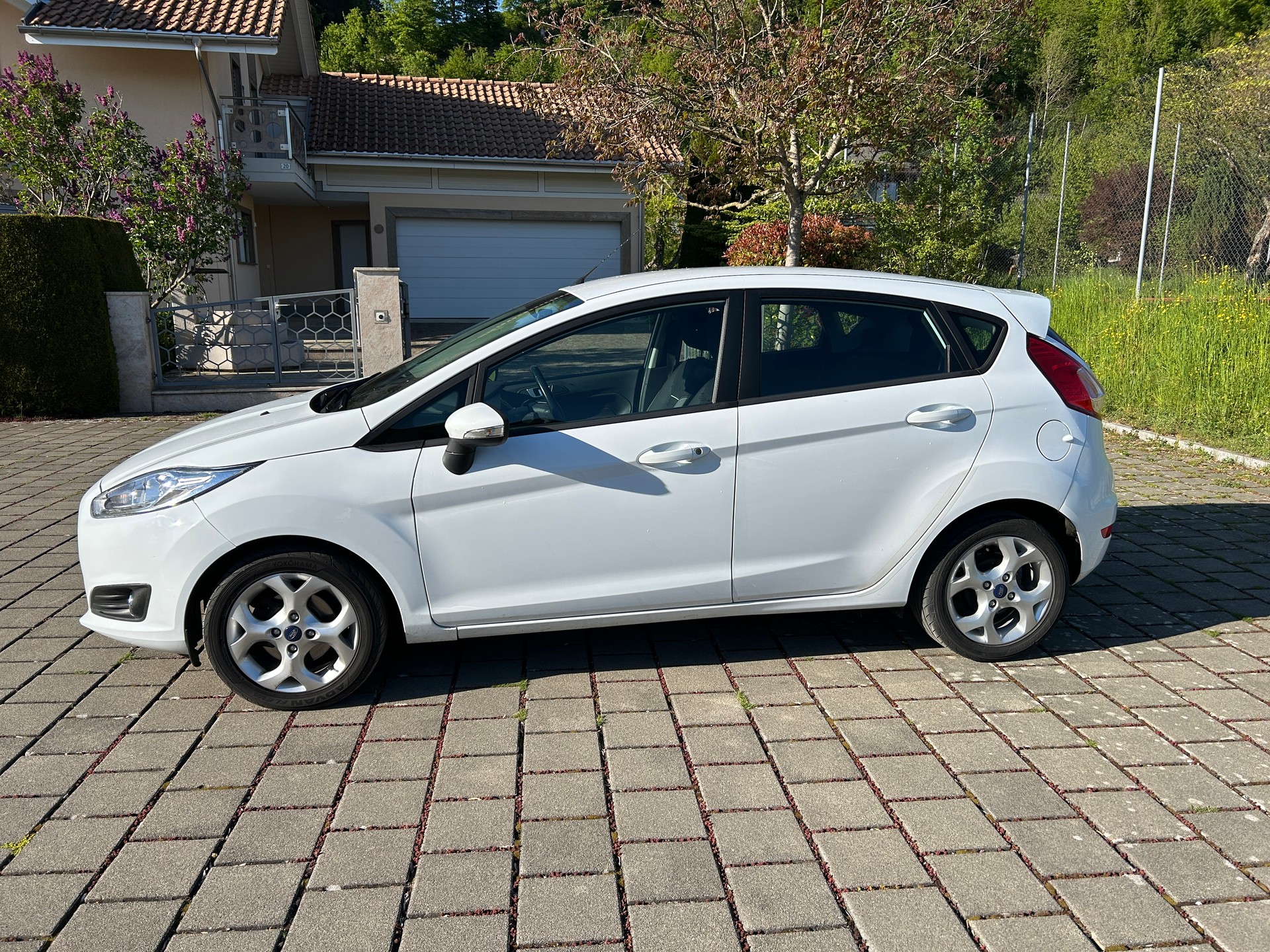 FORD 1.0 EcoB 100 SYNC-image-1