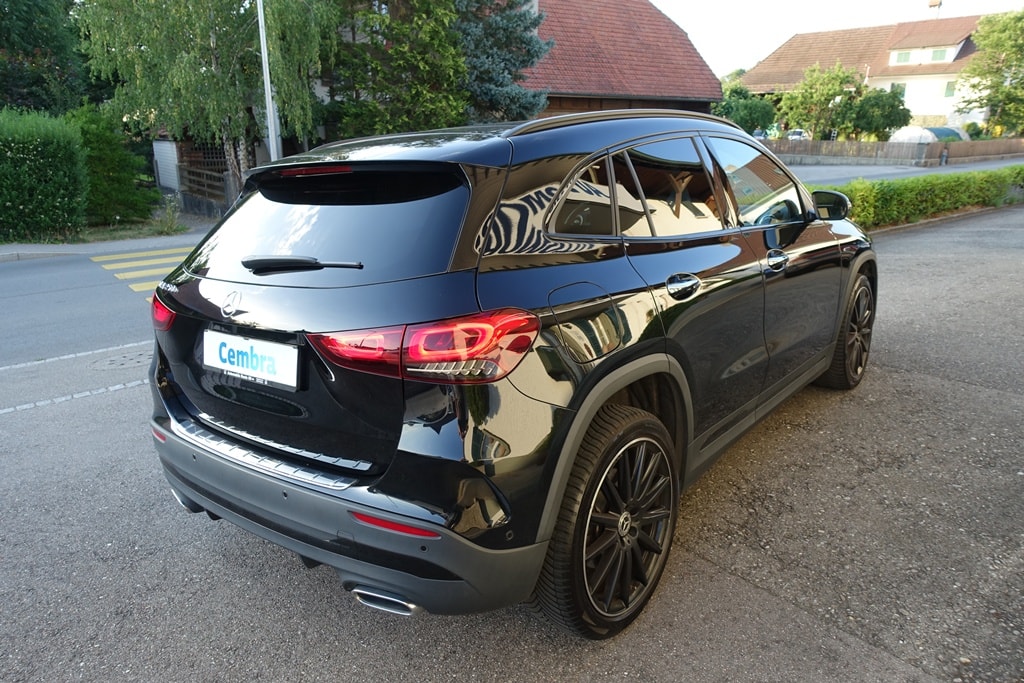 MERCEDES-BENZ GLA 250e AMG Line 8G-DCT-image-3