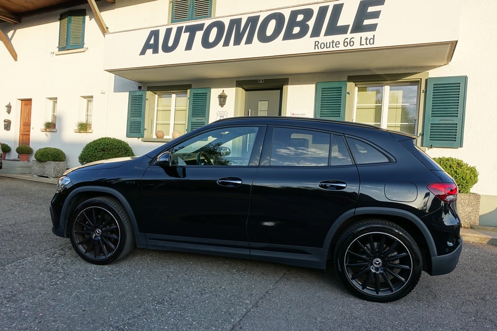MERCEDES-BENZ GLA 250e AMG Line 8G-DCT-image-5