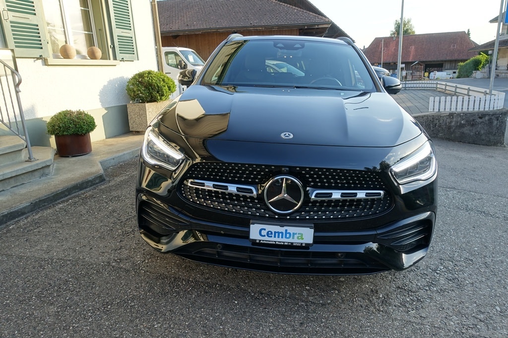 MERCEDES-BENZ GLA 250e AMG Line 8G-DCT-image-1