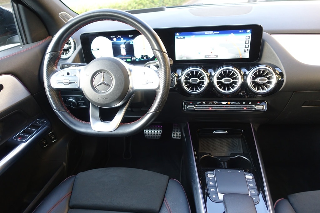 MERCEDES-BENZ GLA 250e AMG Line 8G-DCT-image-8