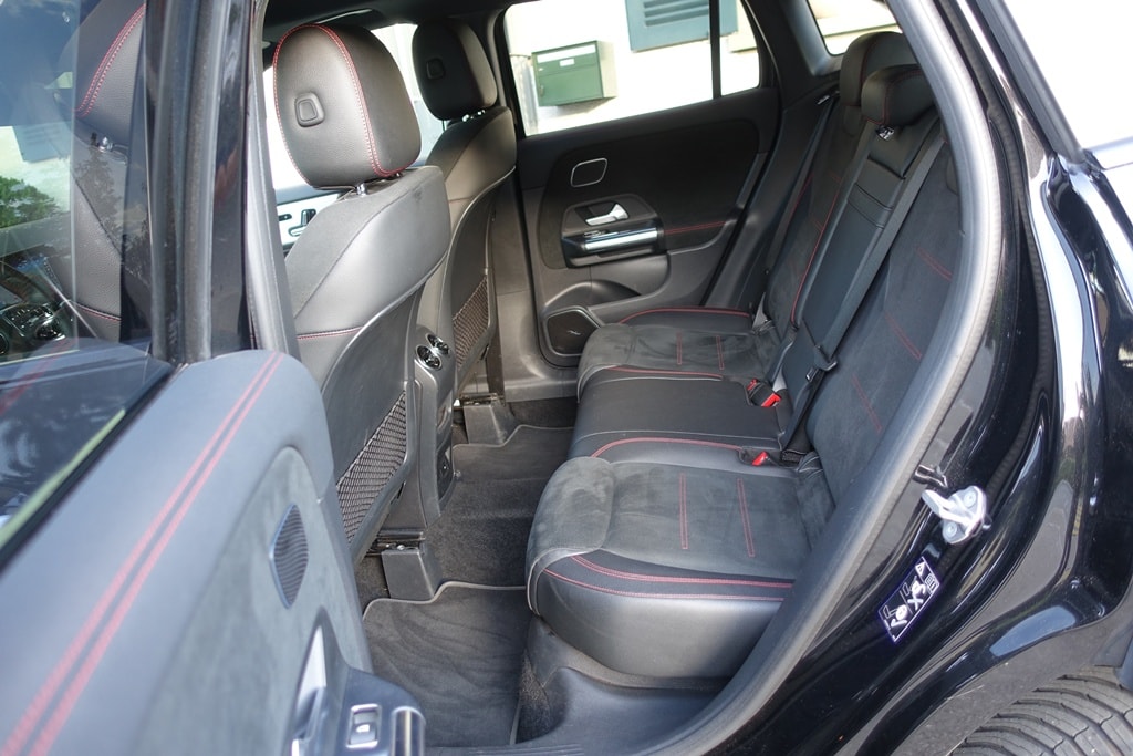 MERCEDES-BENZ GLA 250e AMG Line 8G-DCT-image-7
